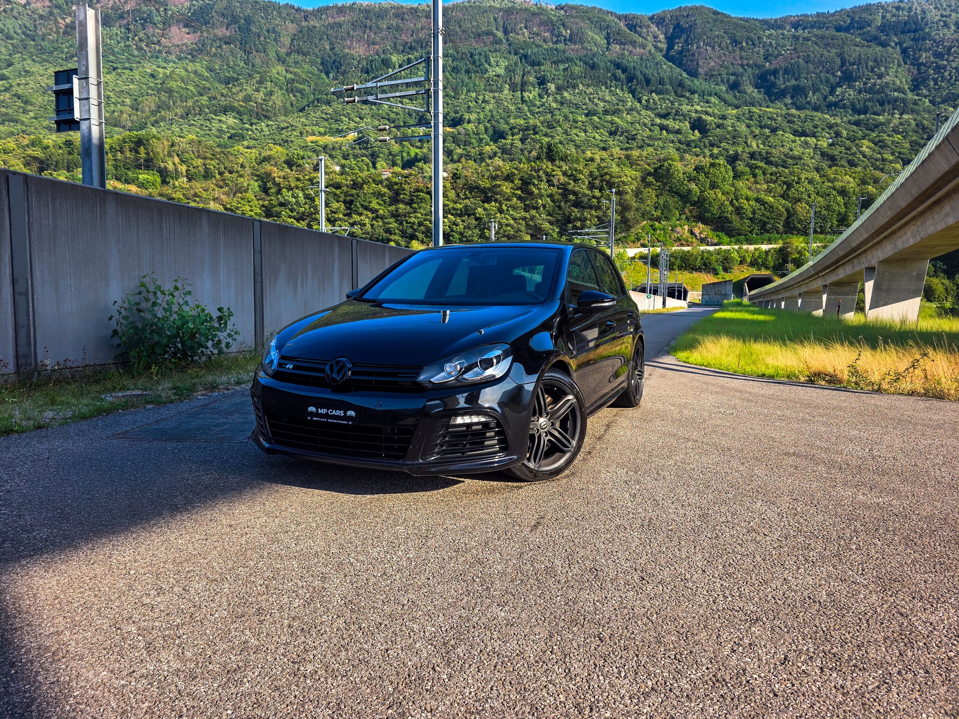 VW Golf 2.0 TSI R 4Motion DSG-image-0