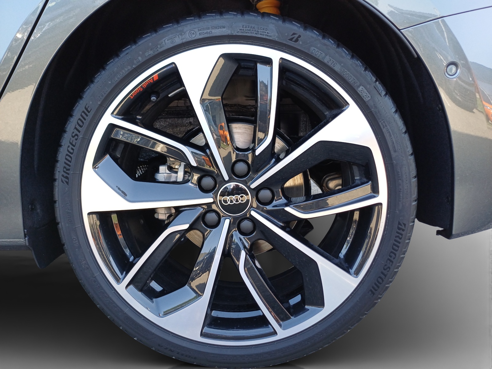 AUDI A3 Sportback TFSI 110 kW S line Attraction S tronic-image-13