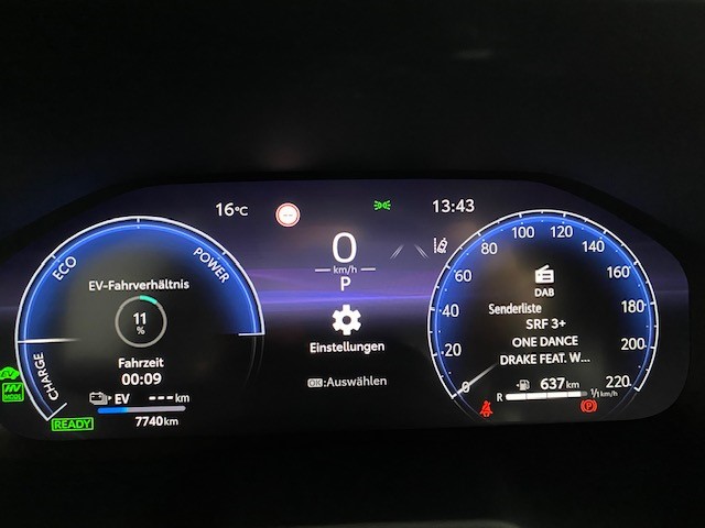 TOYOTA RAV-4 2.5 Plug-In-Hybrid Platinum-image-9