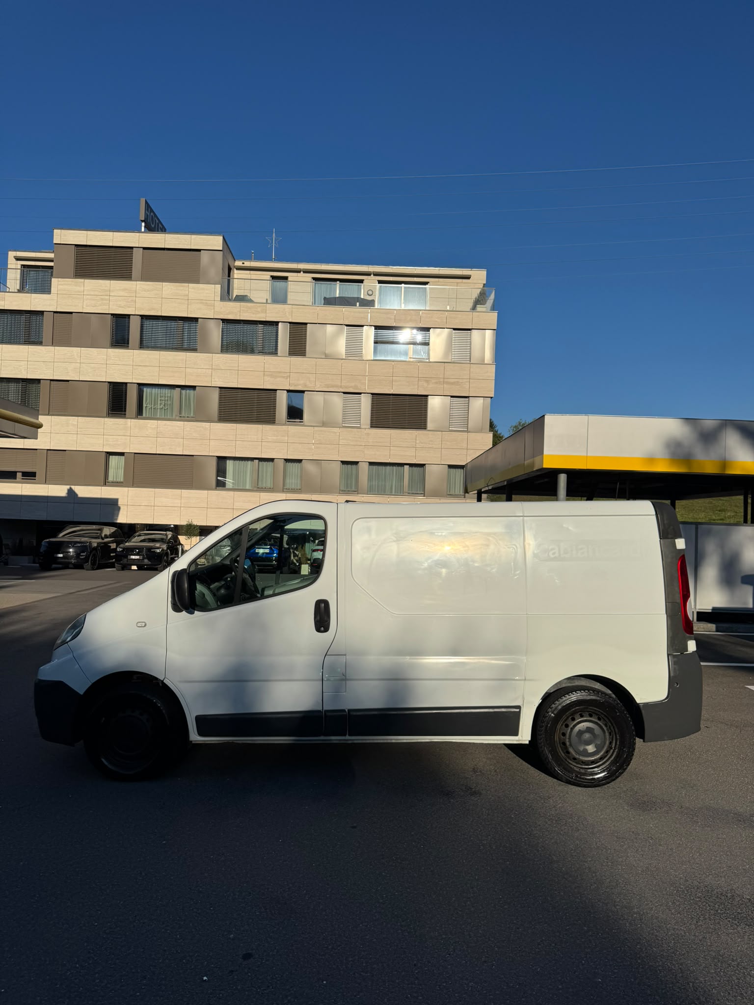 RENAULT Trafic 2.0 dCi 90 2.7t L1H1-image-3
