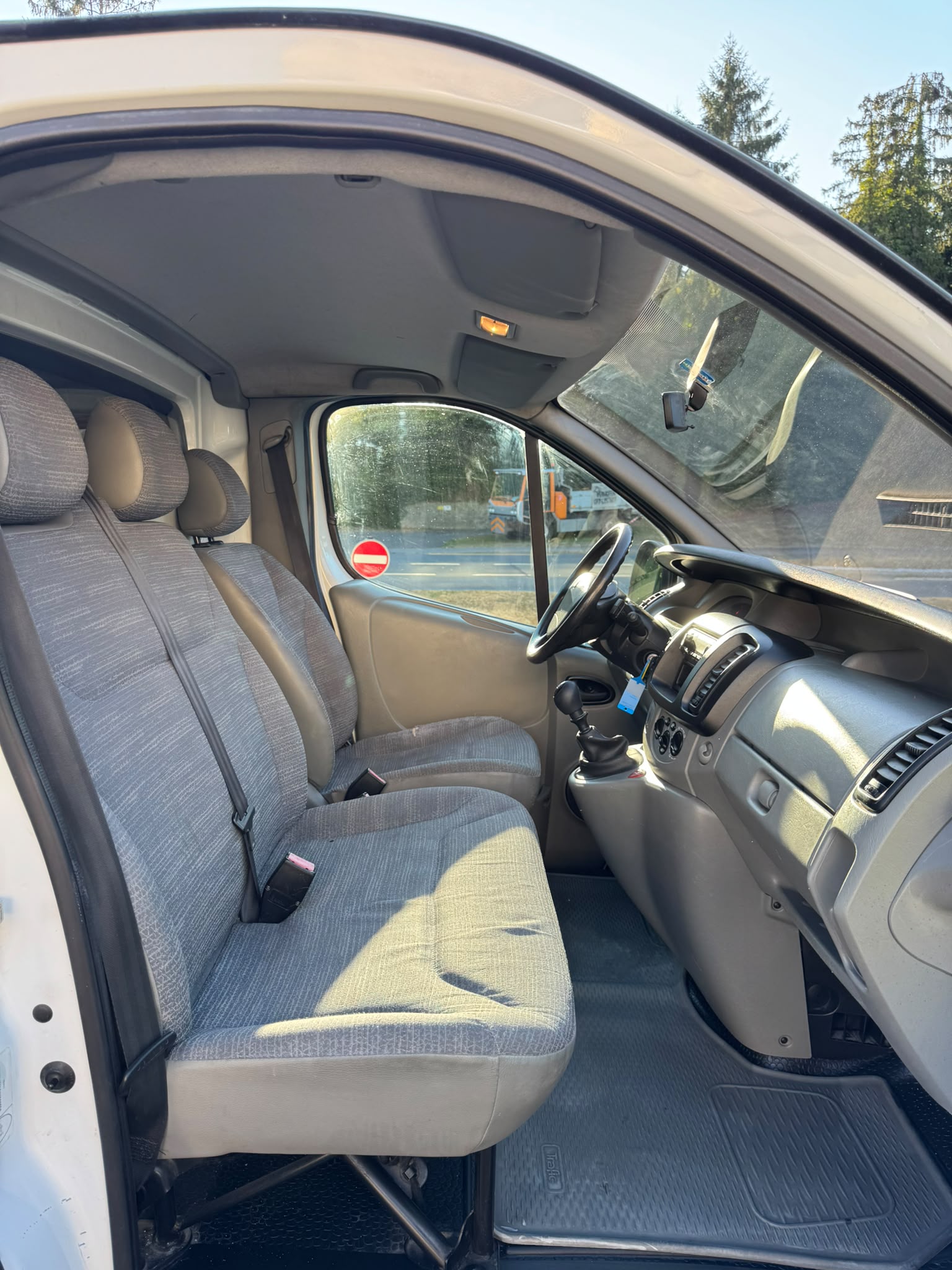 RENAULT Trafic 2.0 dCi 90 2.7t L1H1-image-10