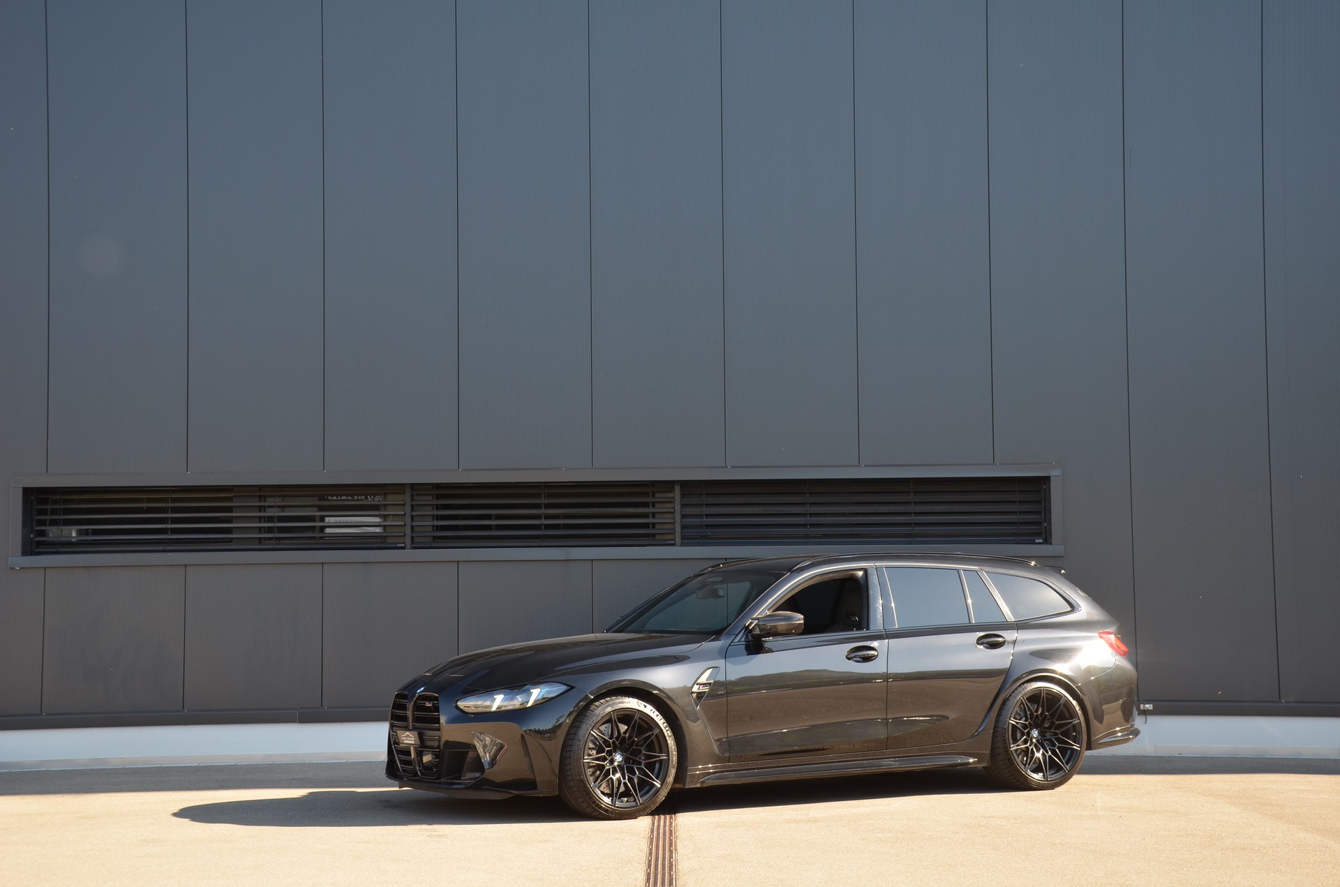 BMW M3 Touring xDrive Competition M-image-1