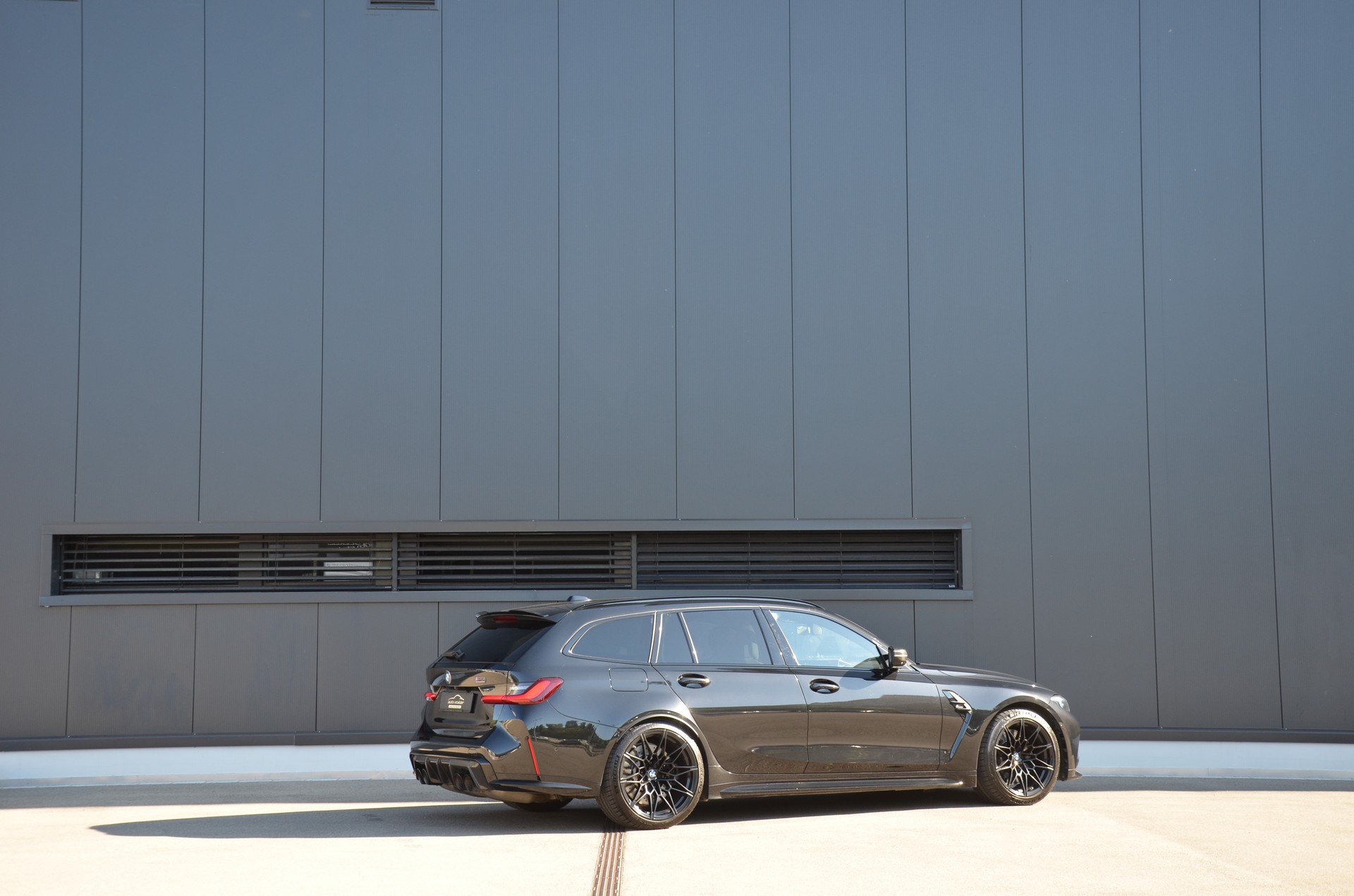 BMW M3 Touring xDrive Competition M-image-3