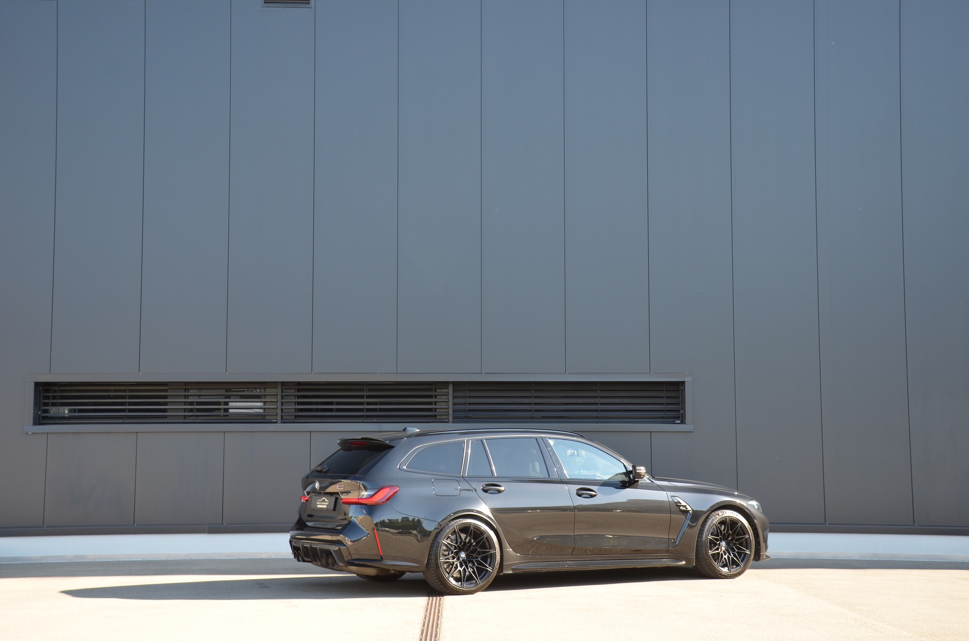 BMW M3 Touring xDrive Competition M-image-4