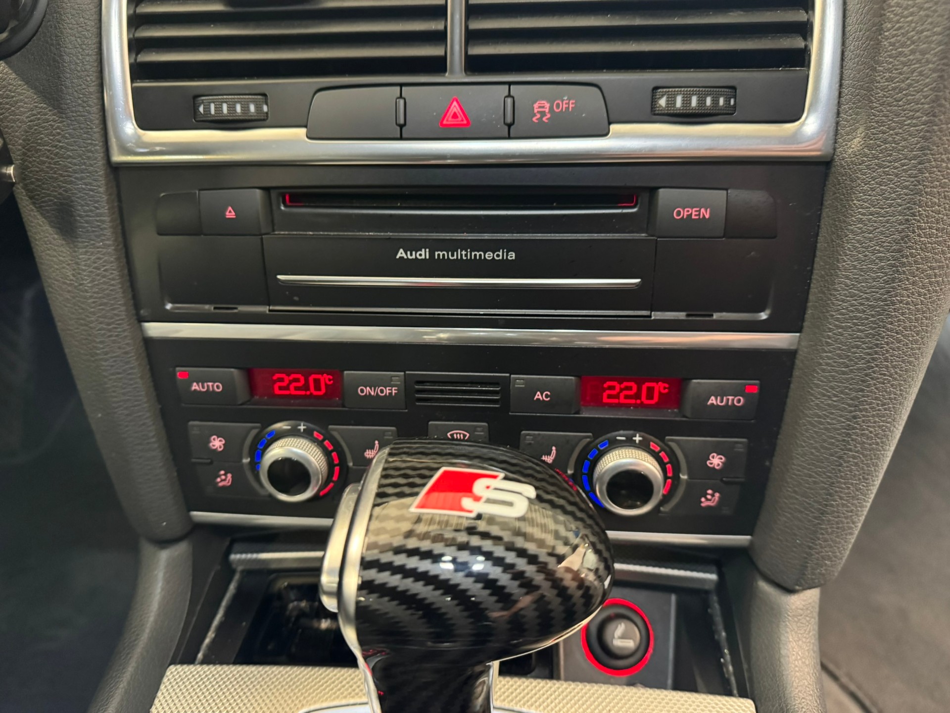 AUDI Q7 3.0 TDI quattro tiptronic-image-21