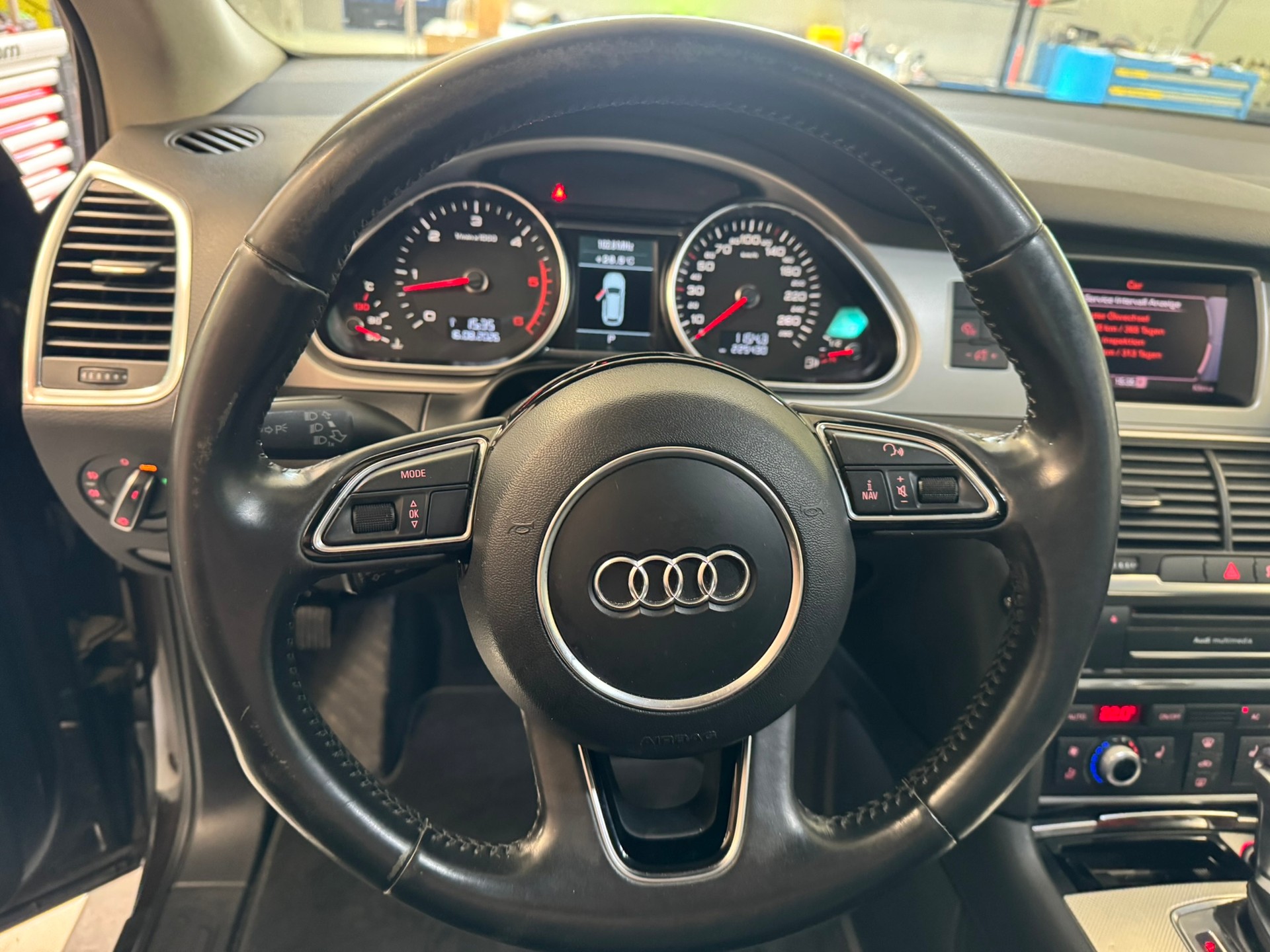 AUDI Q7 3.0 TDI quattro tiptronic-image-10