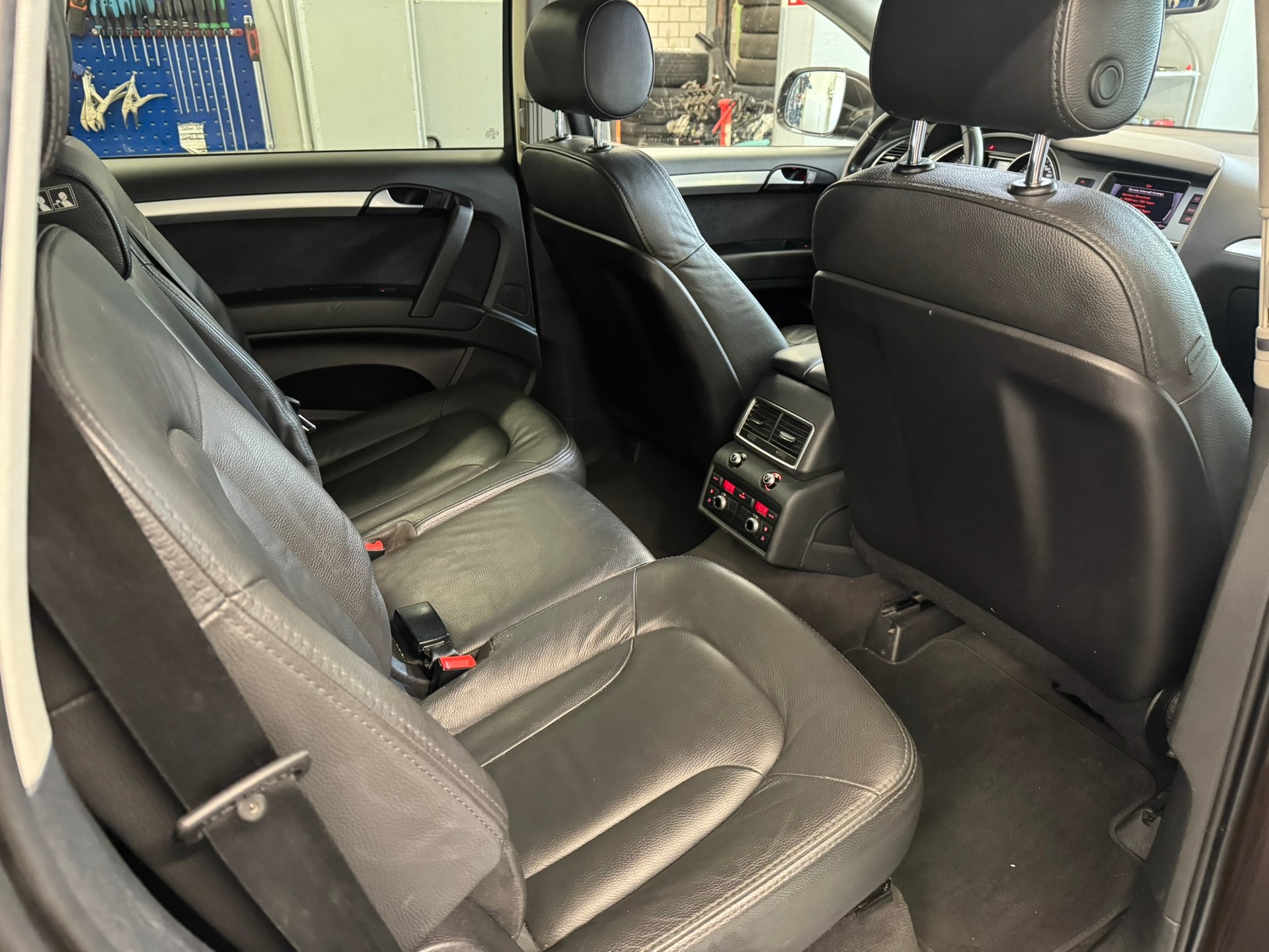 AUDI Q7 3.0 TDI quattro tiptronic-image-12