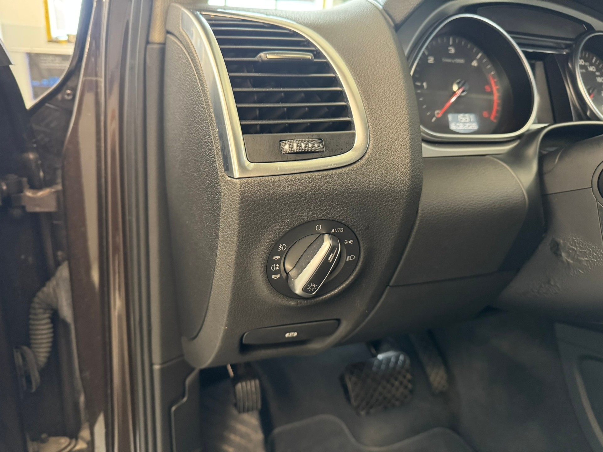 AUDI Q7 3.0 TDI quattro tiptronic-image-19