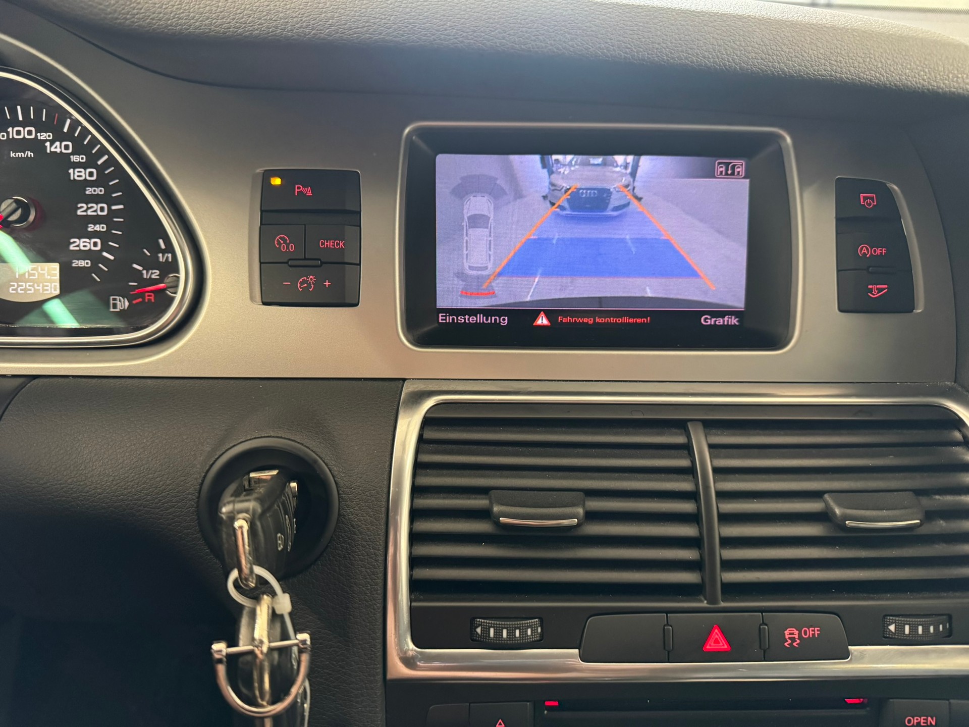 AUDI Q7 3.0 TDI quattro tiptronic-image-17