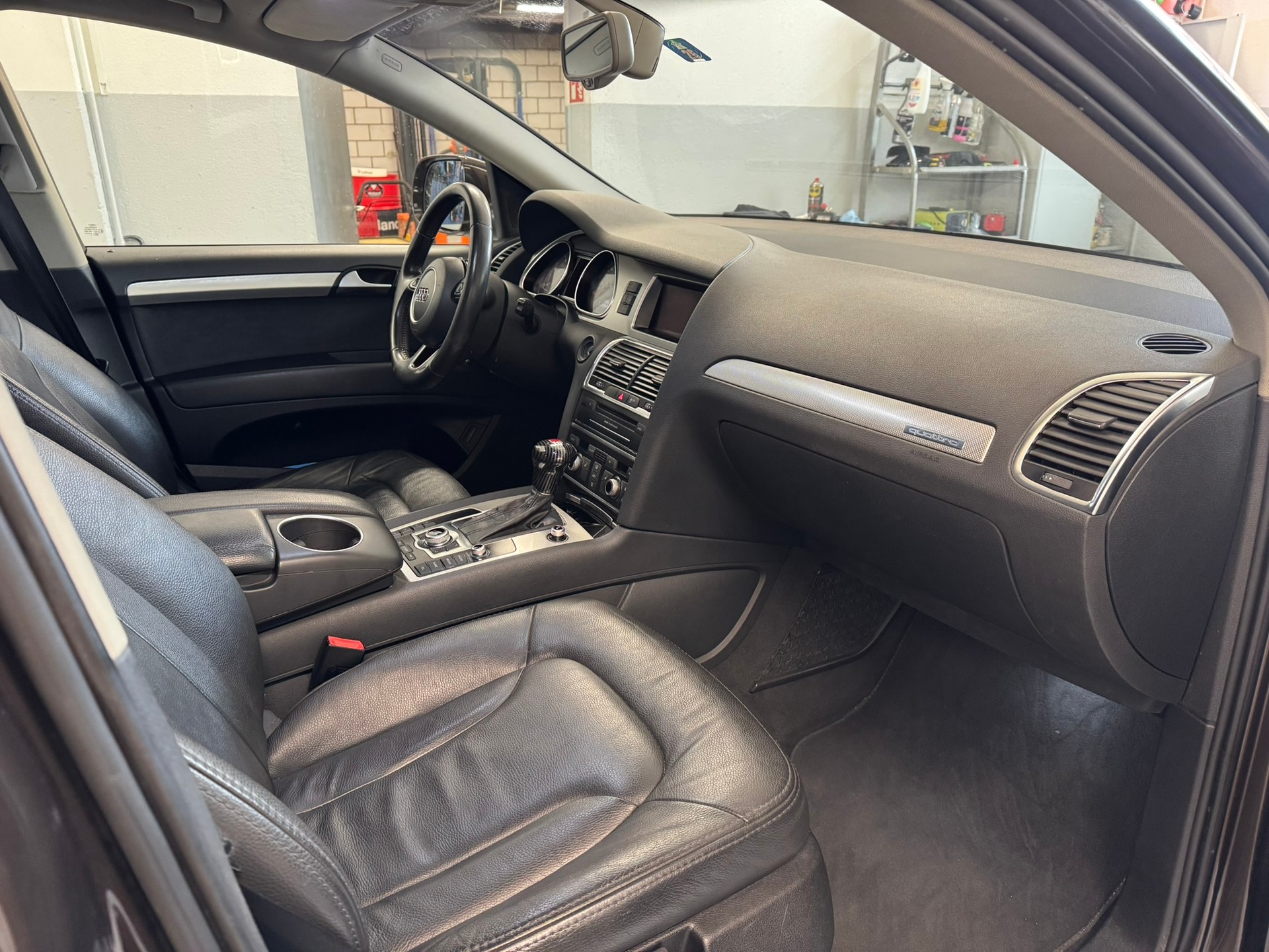 AUDI Q7 3.0 TDI quattro tiptronic-image-8
