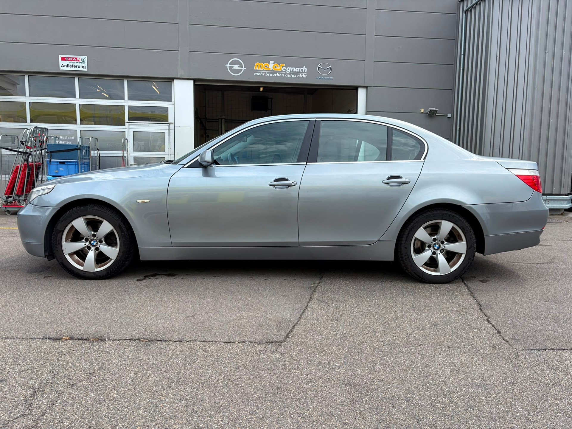 BMW 525d-image-3