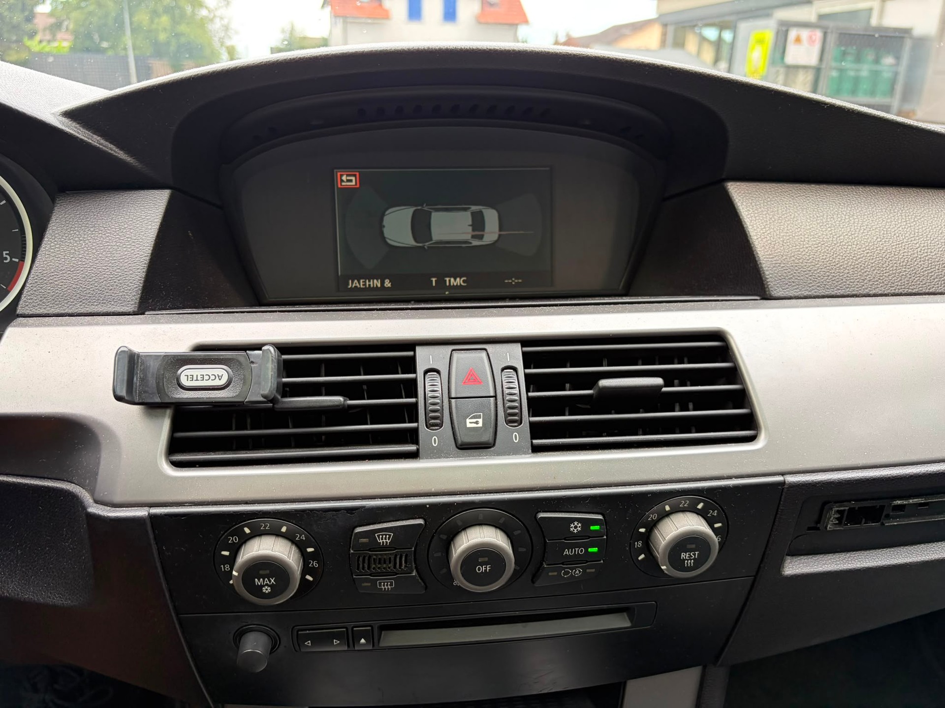 BMW 525d-image-11