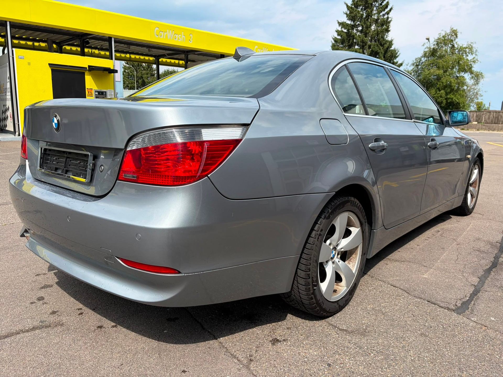 BMW 525d-image-8