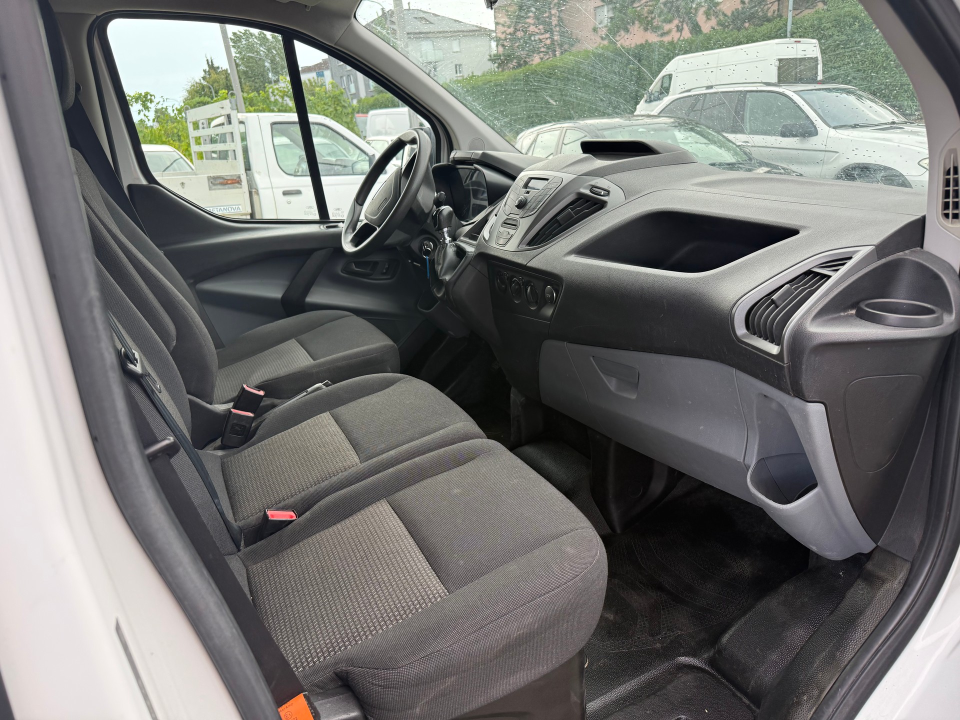 FORD Transit Custom Van 270 L1H1 Startup-image-3