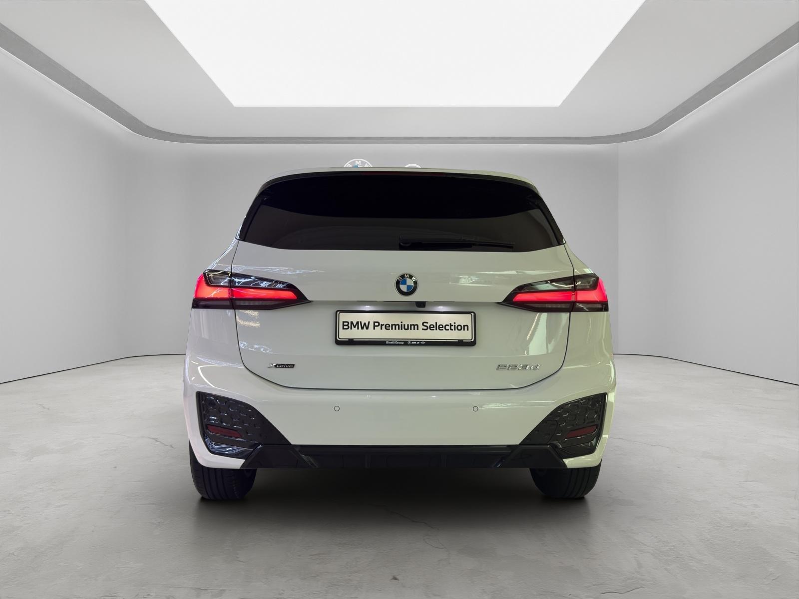 BMW 223d xDrive Active Tourer M-SportPaket-showroom-element-3