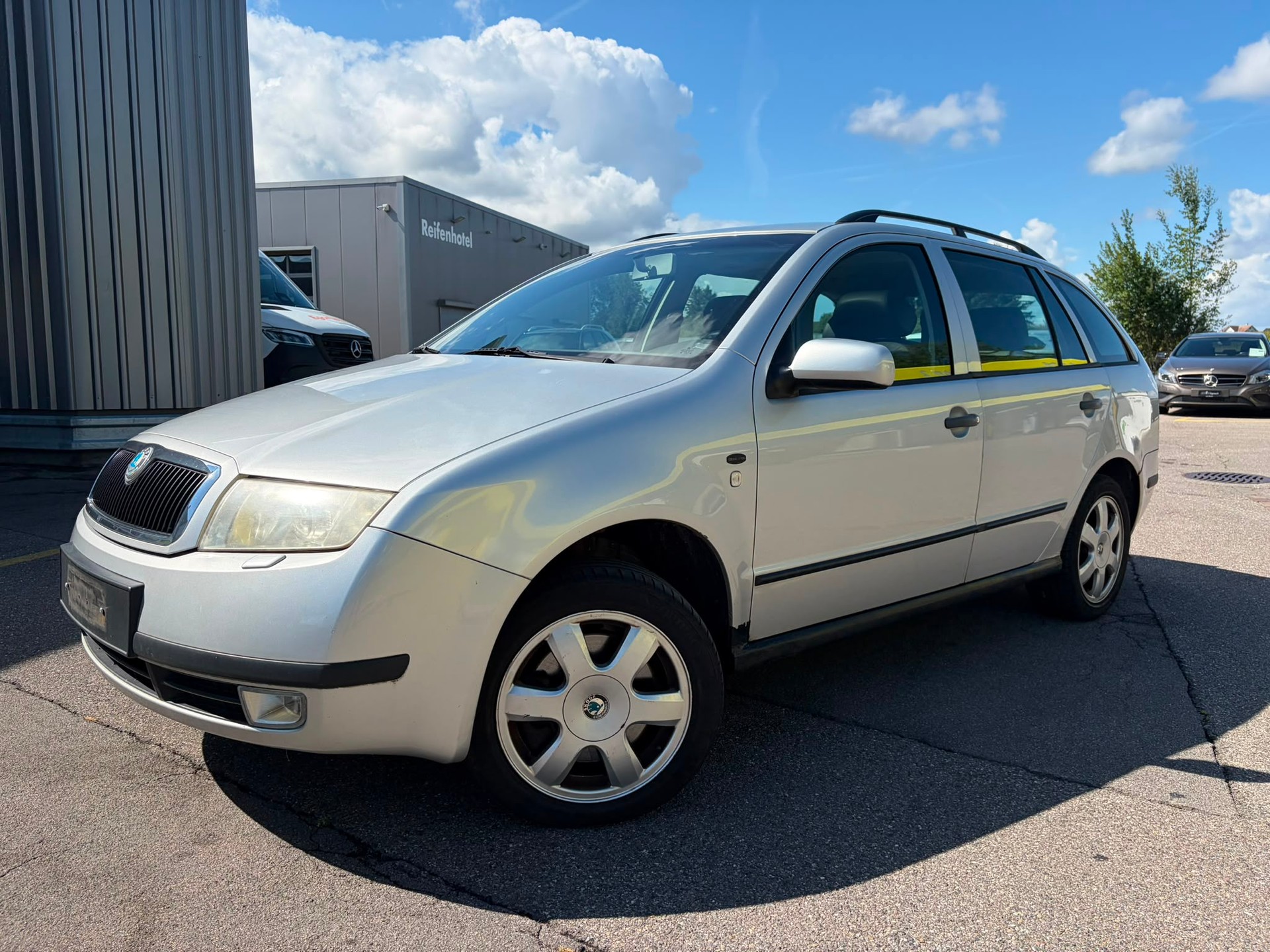 SKODA Fabia 2.0 Elegance-image-0