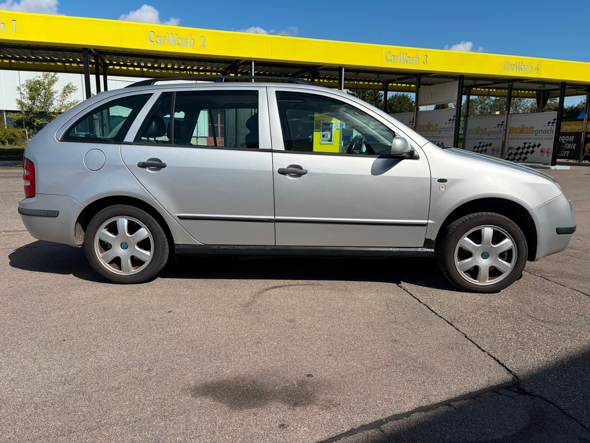 SKODA Fabia 2.0 Elegance-image-4