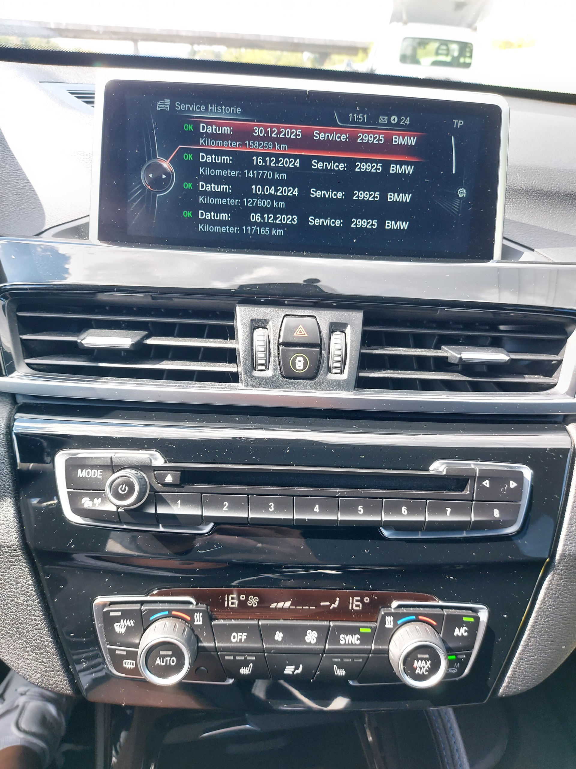 BMW X1 xDrive 25i M Sport Steptronic-image-15