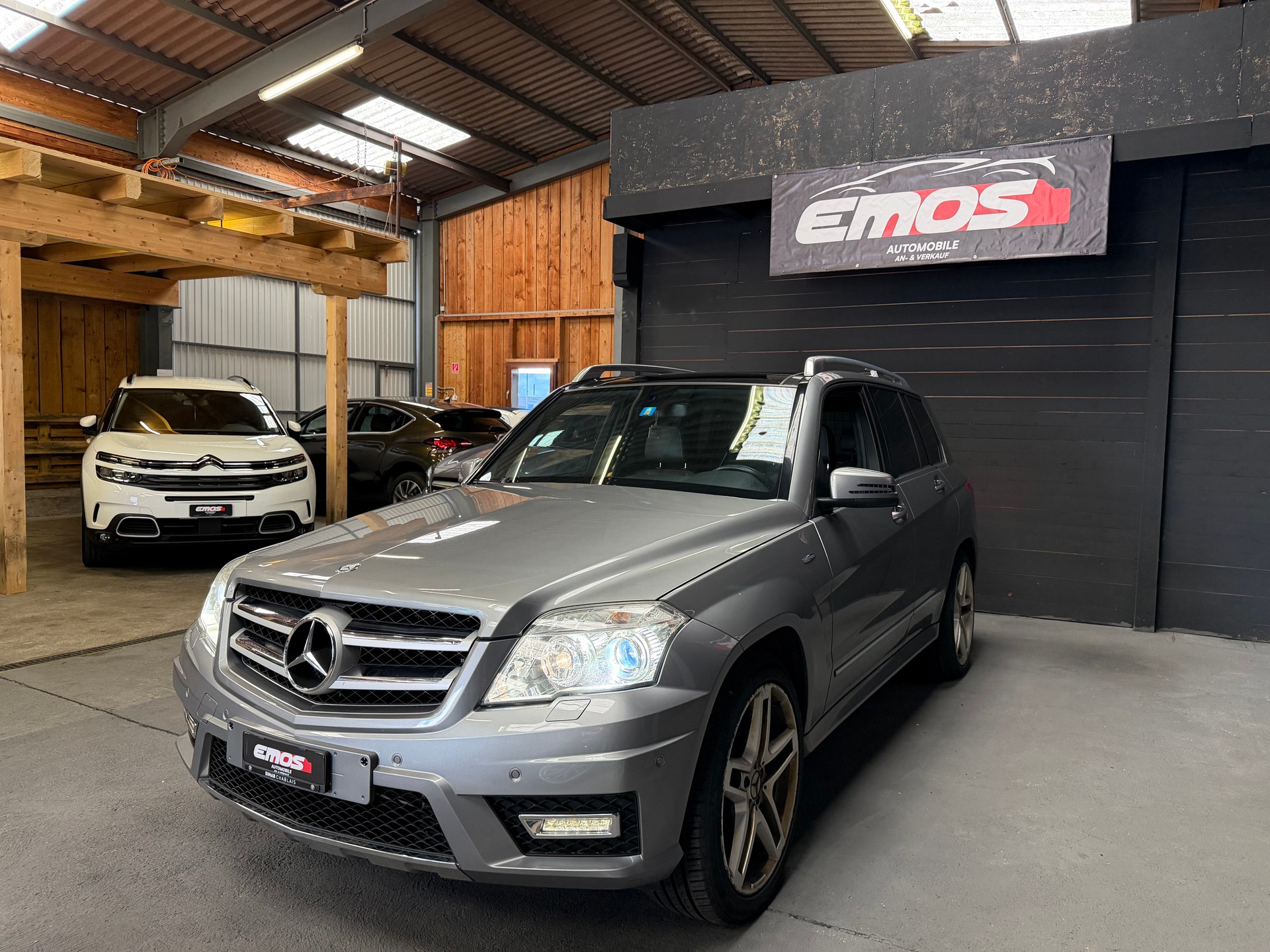 MERCEDES-BENZ GLK 350 4Matic 7G-Tronic ** Frisch Ab MFK** Anhängerkupplung 2000-image-2