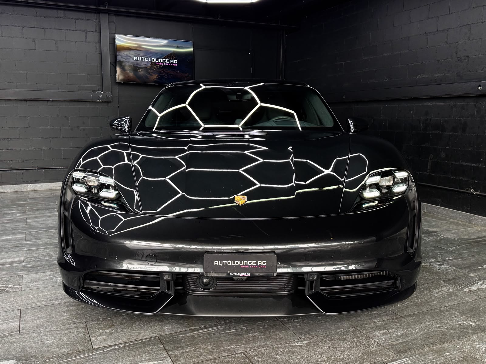 PORSCHE Taycan Turbo-image-3