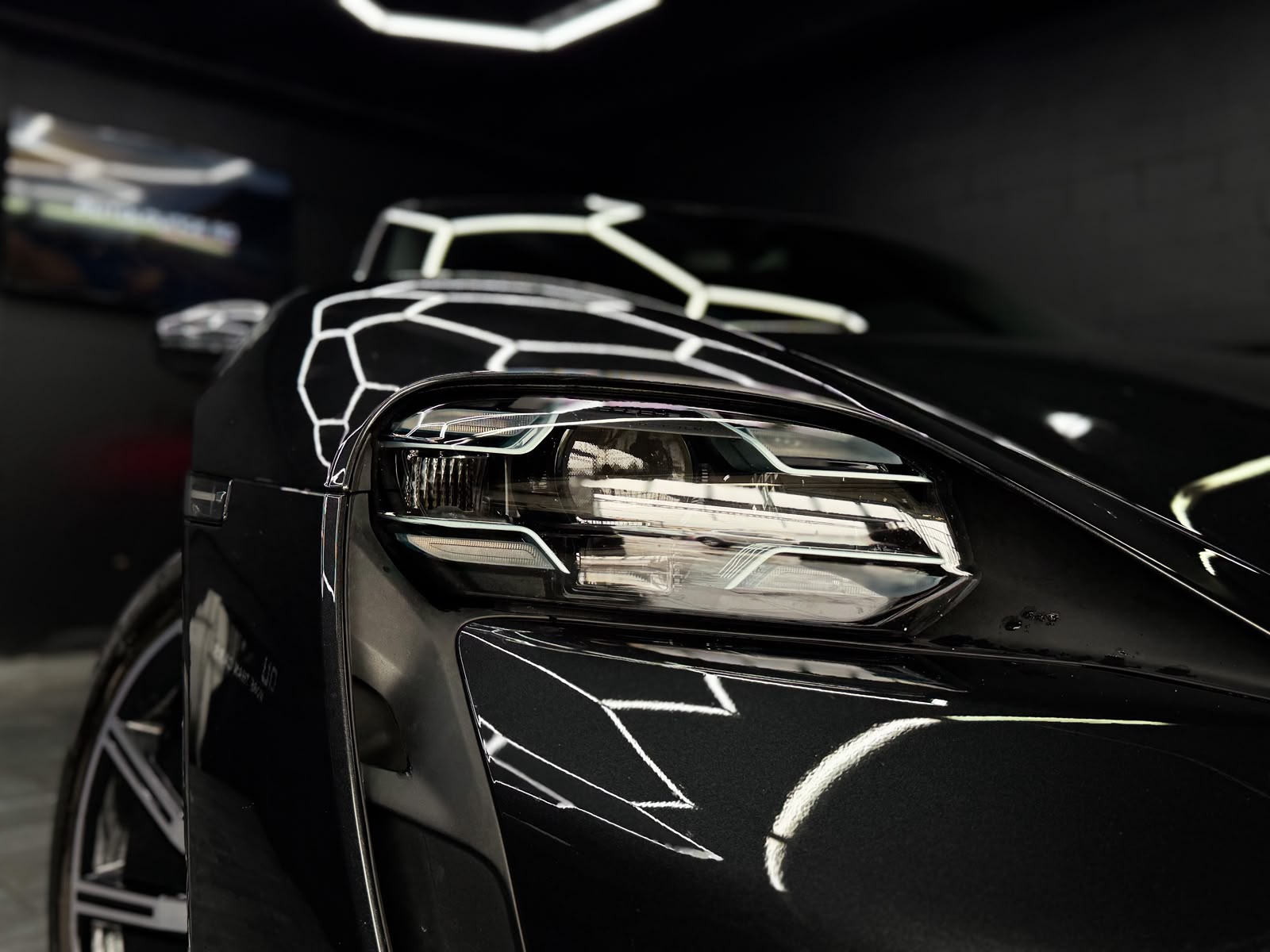 PORSCHE Taycan Turbo-image-2