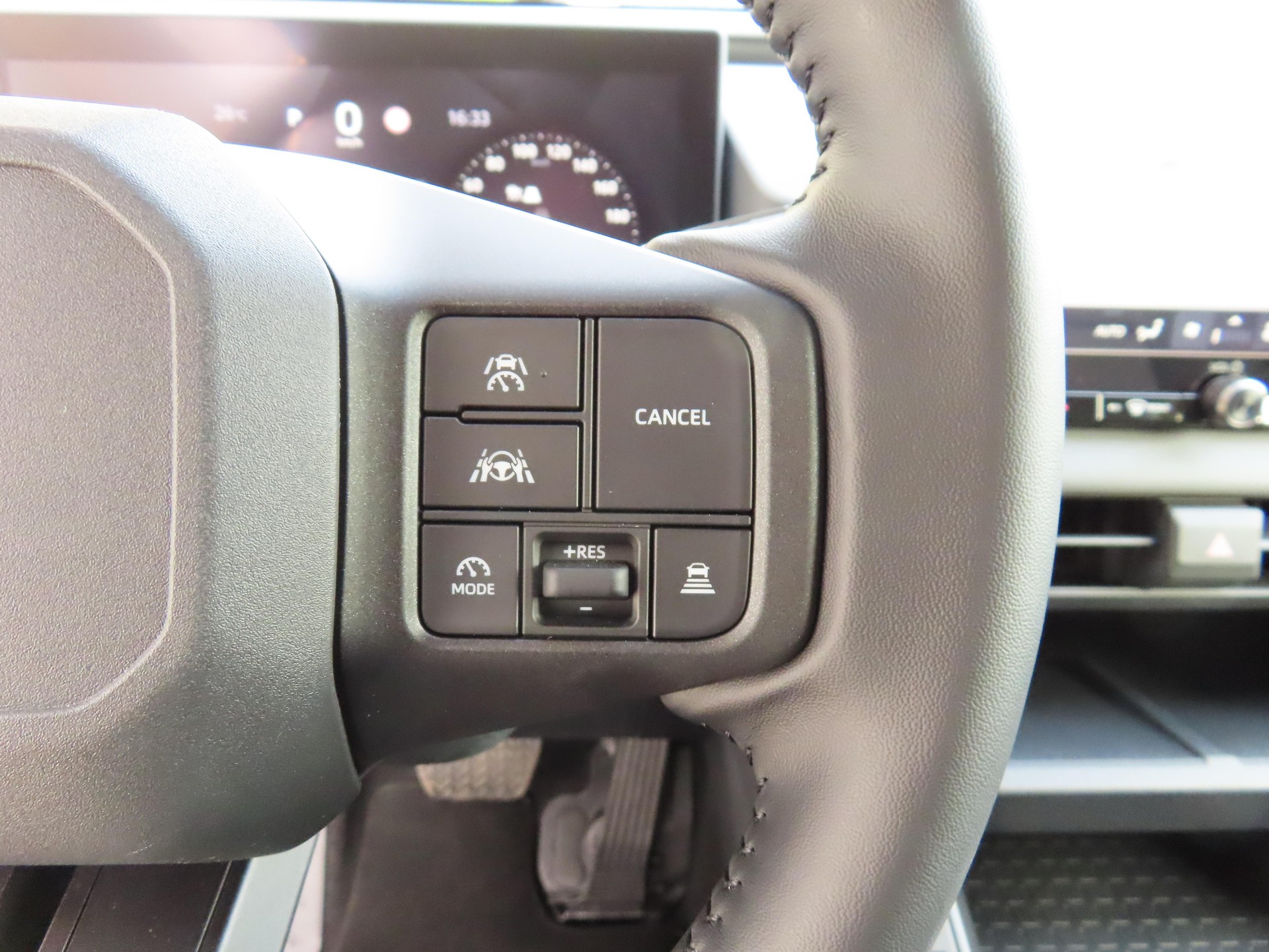 TOYOTA RAV4 2.5 HEV Trend-image-11
