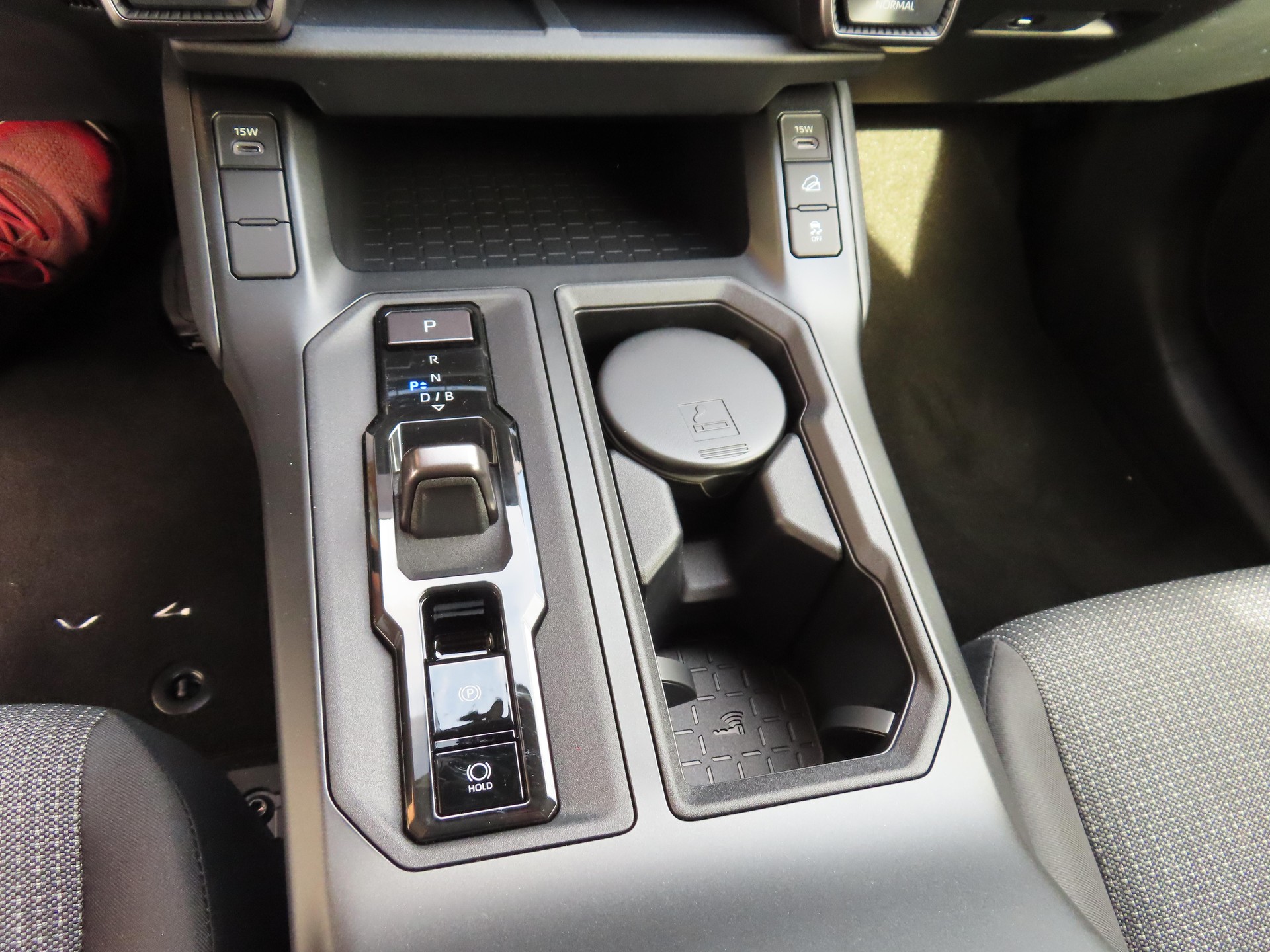 TOYOTA RAV4 2.5 HEV Trend-image-8
