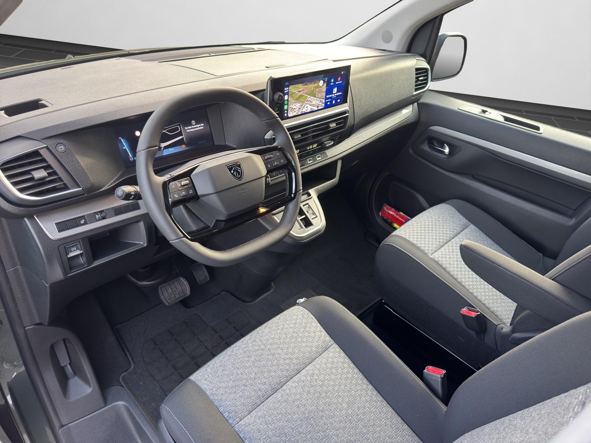 PEUGEOT Traveller Standard 2.2 BlueHDi 180 Family Edition S/S-image-7