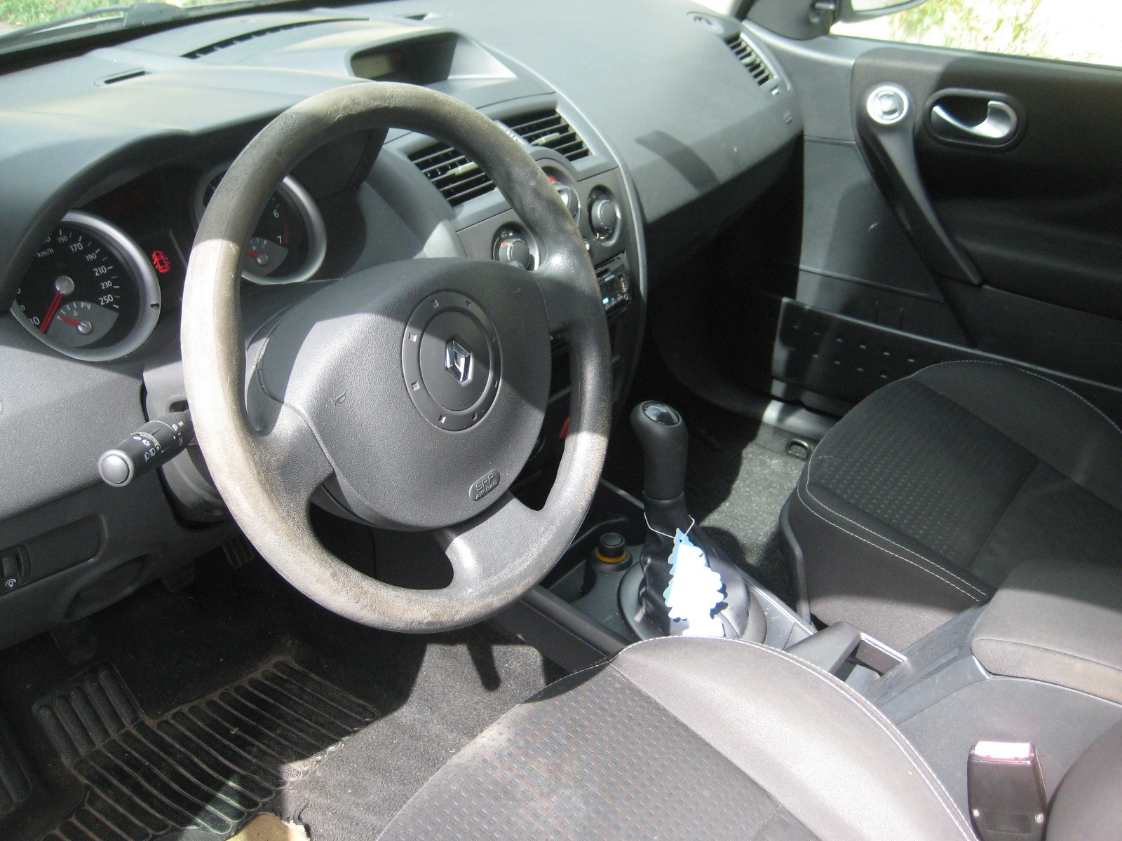 RENAULT Mégane Break 1.6 16V Dynamique-image-5