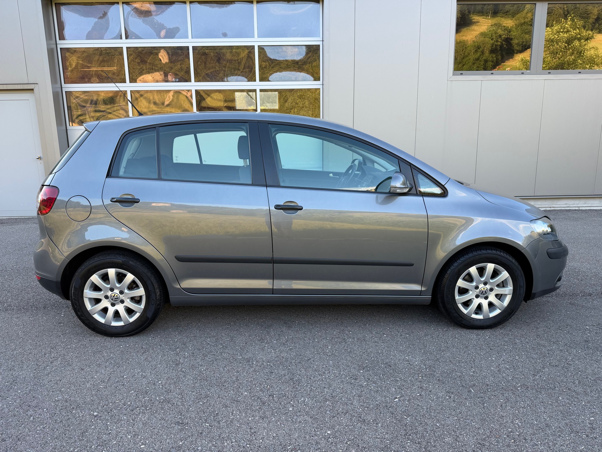 VW Golf Plus 2.0 FSI Comfortline-image-3