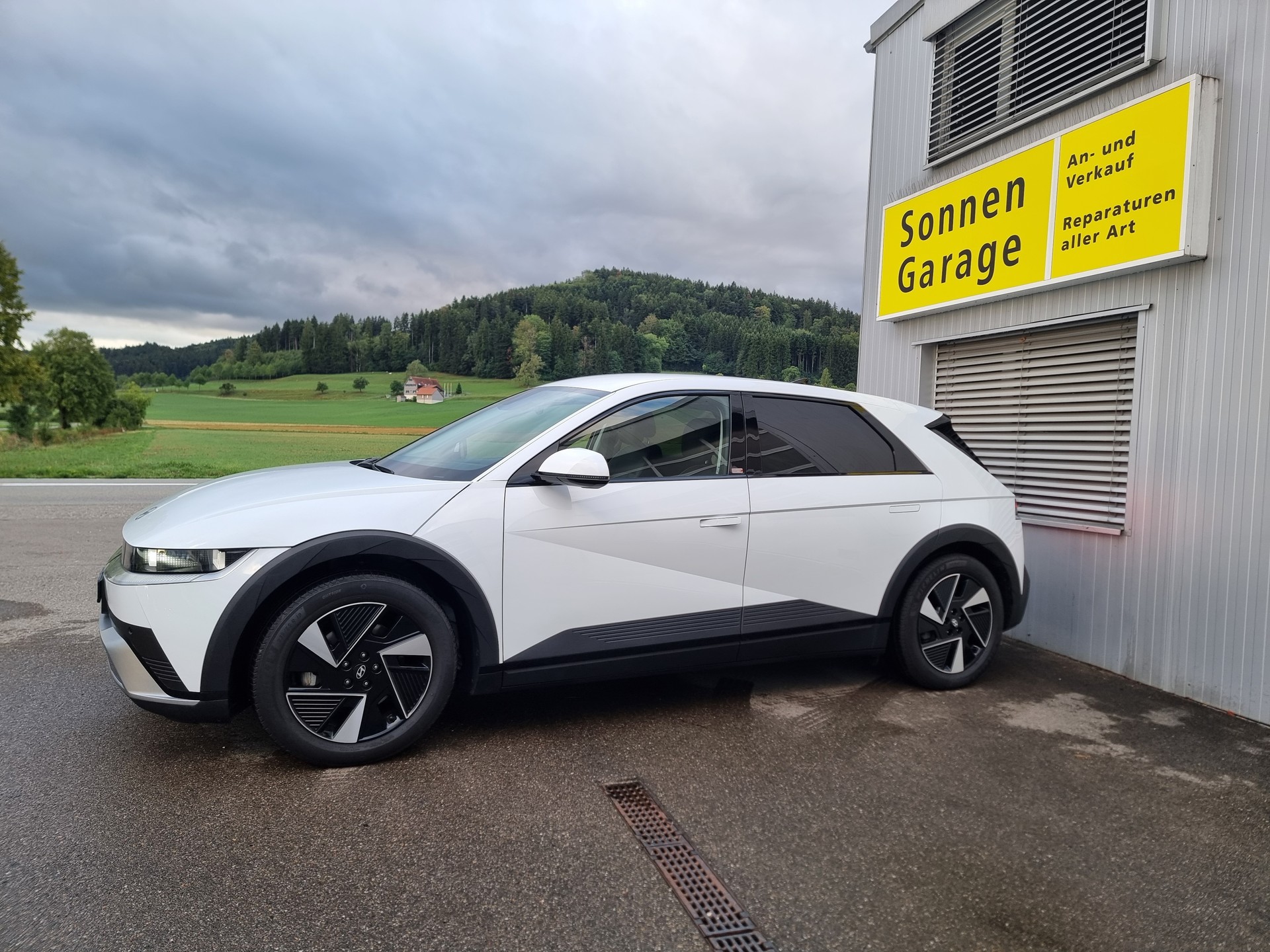 HYUNDAI Ioniq 5 84 kWh Amplia 2WD-image-3