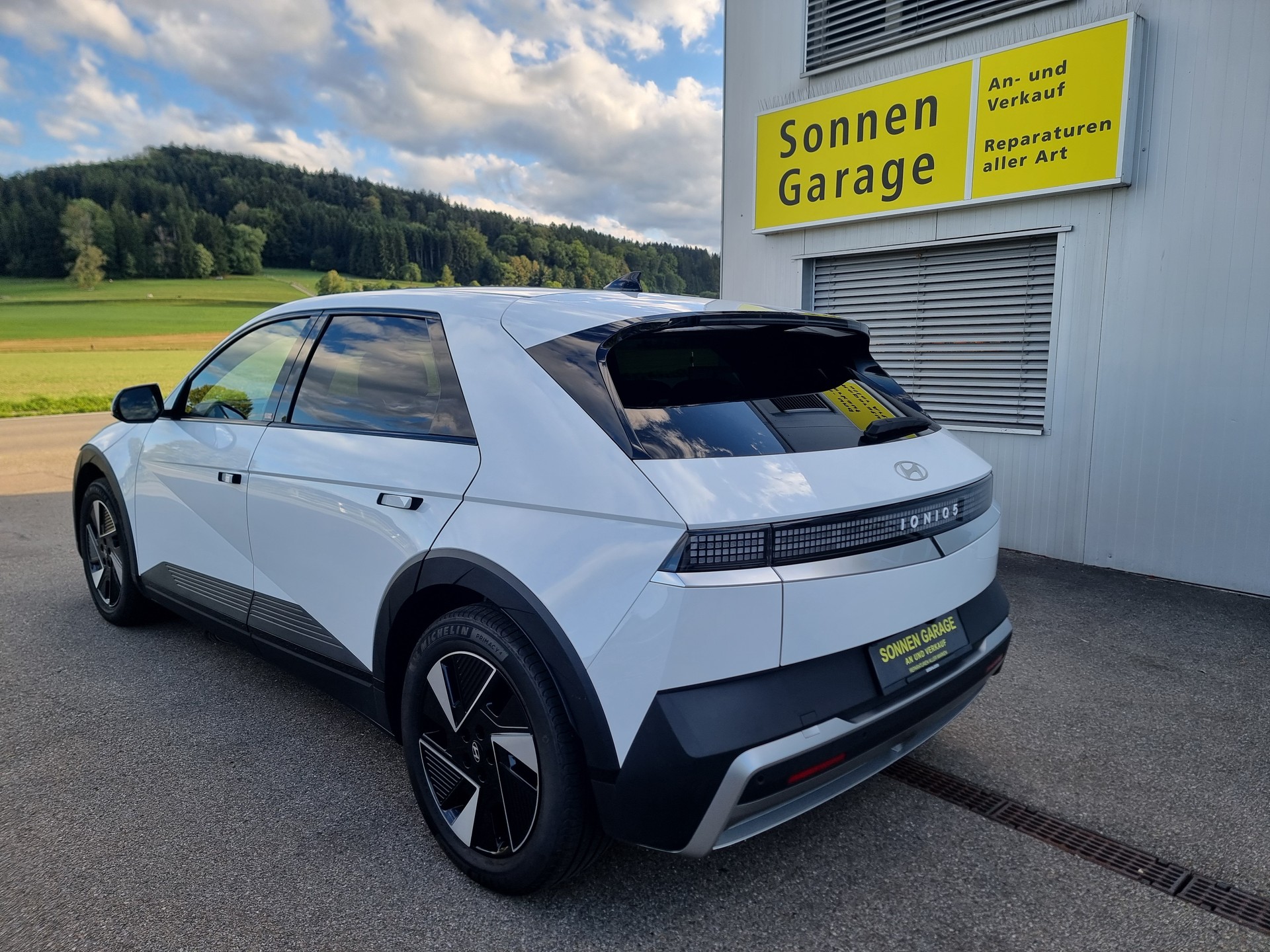 HYUNDAI Ioniq 5 84 kWh Amplia 2WD-image-12