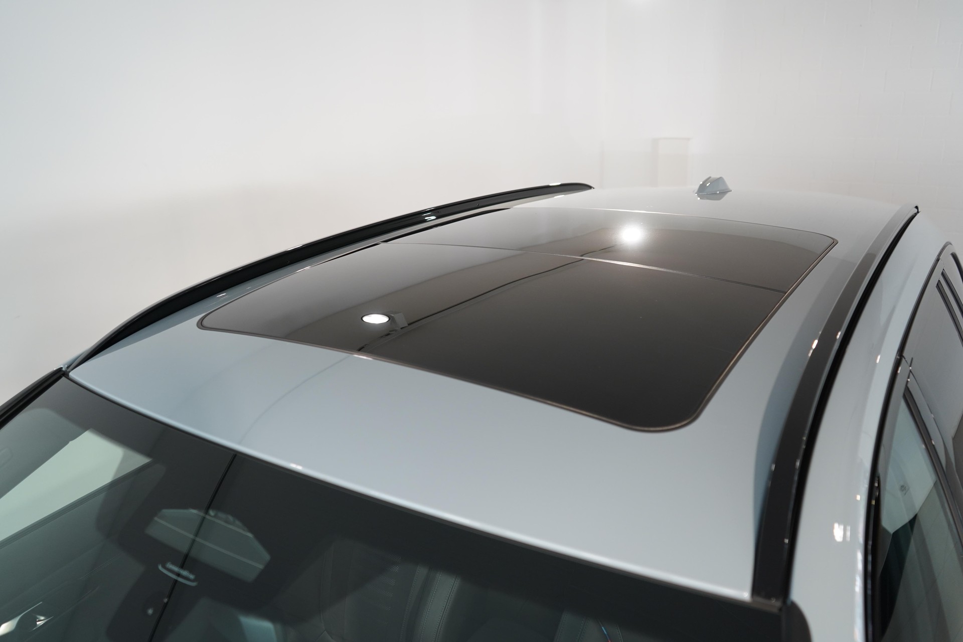 BMW 318i Touring-image-16