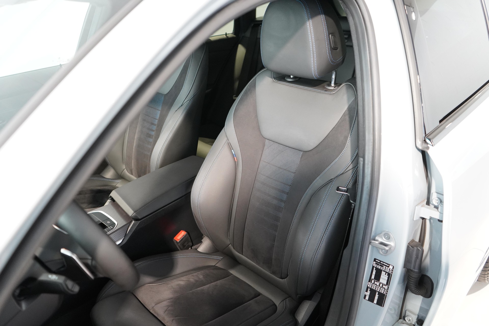 BMW 318i Touring-image-5