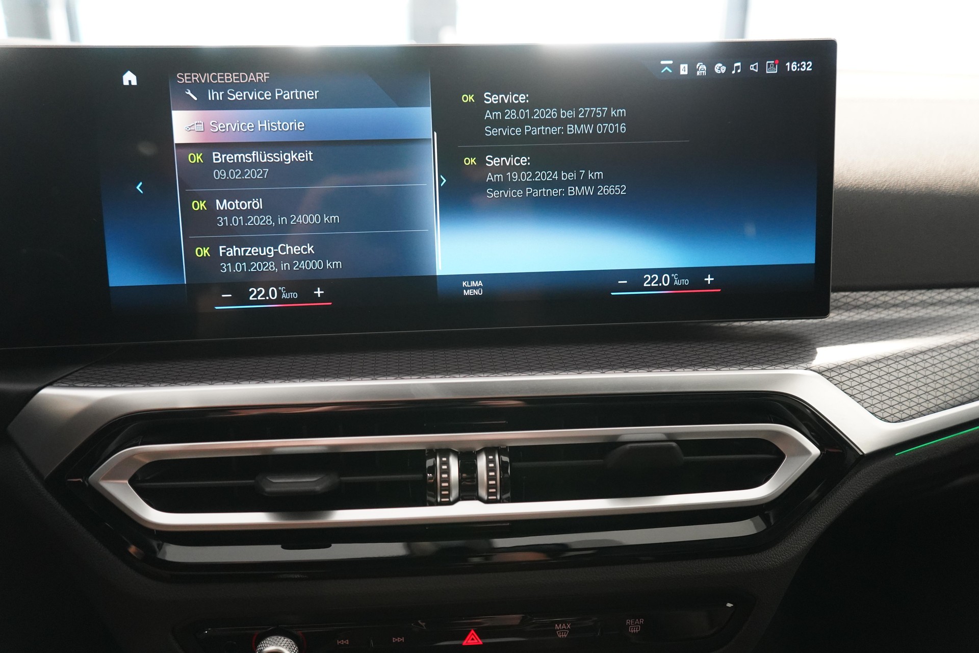 BMW 318i Touring-image-11