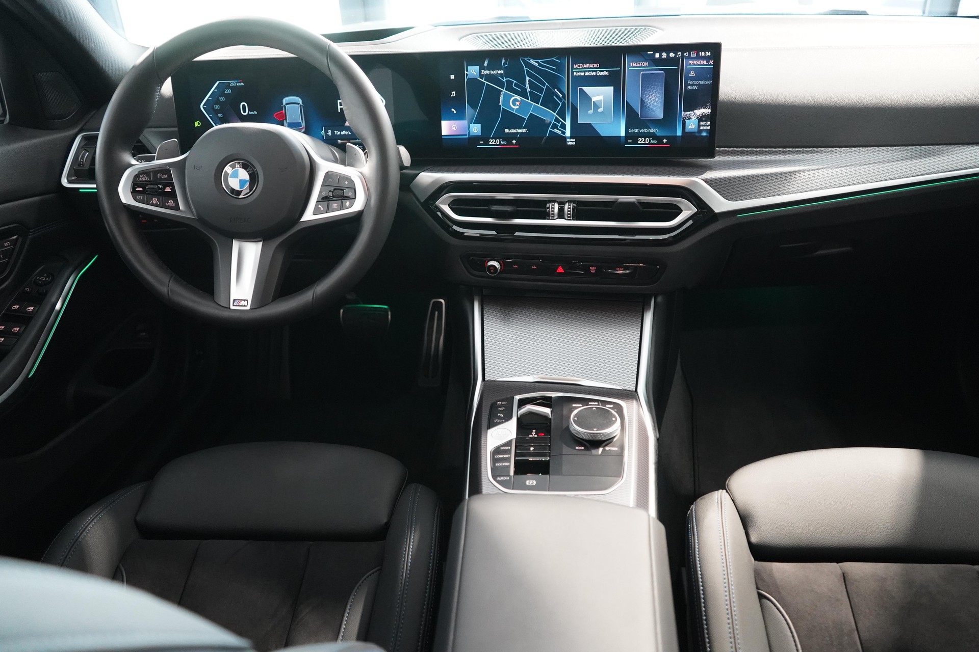 BMW 318i Touring-image-10