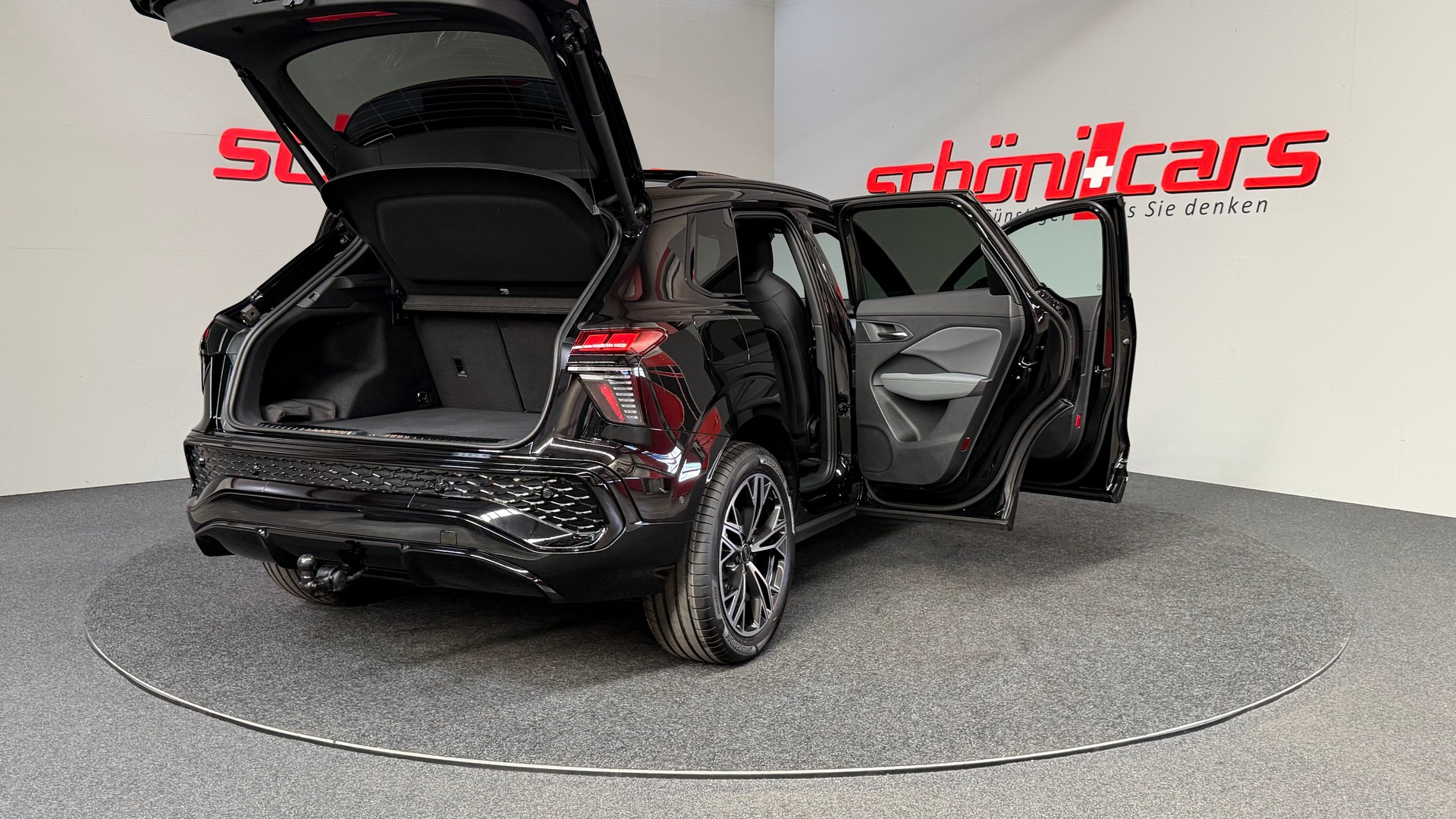 AUDI Q3 SUV TFSI quattro 195 kW S tronic S Line-image-6