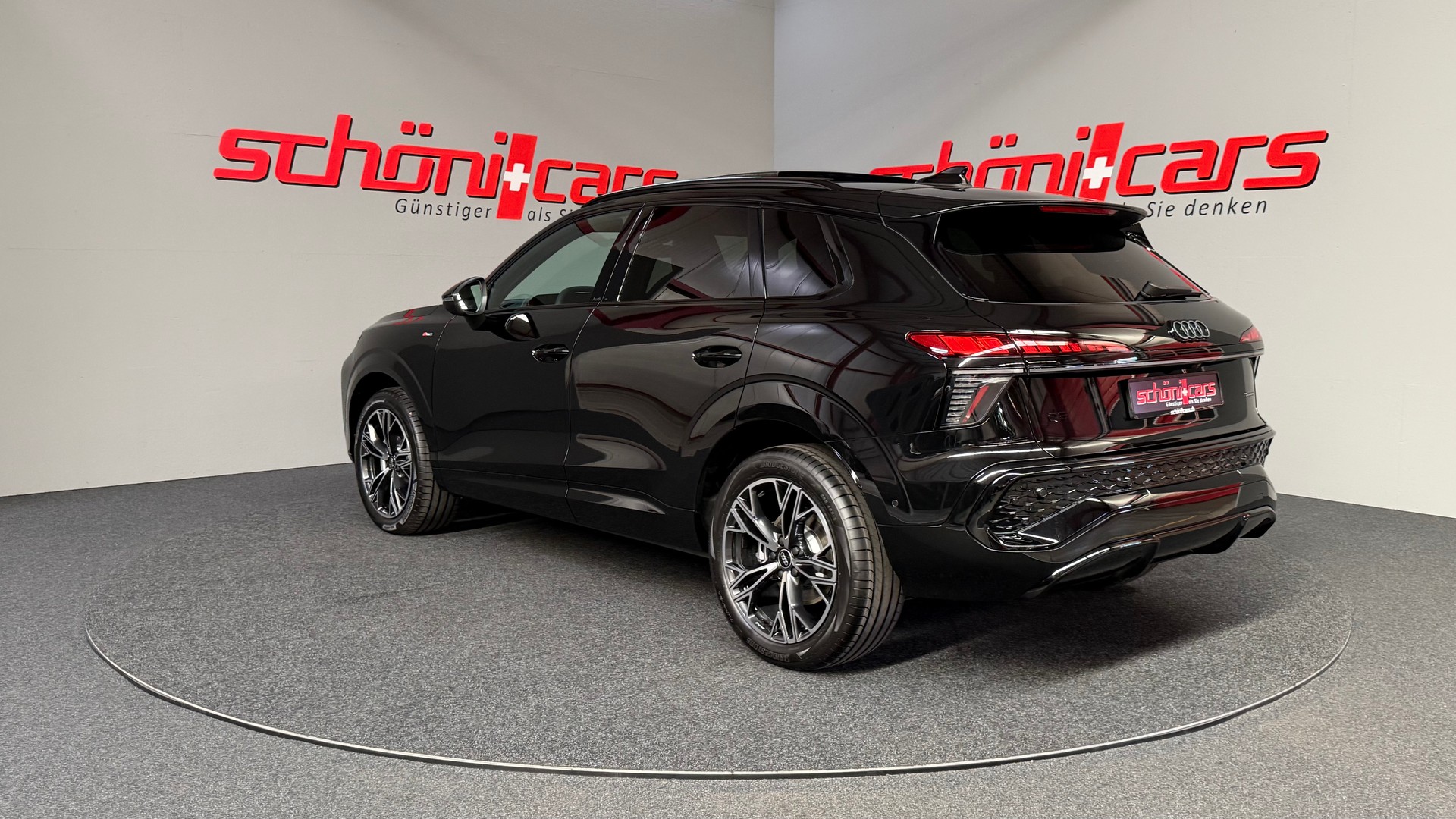 AUDI Q3 SUV TFSI quattro 195 kW S tronic S Line-image-3