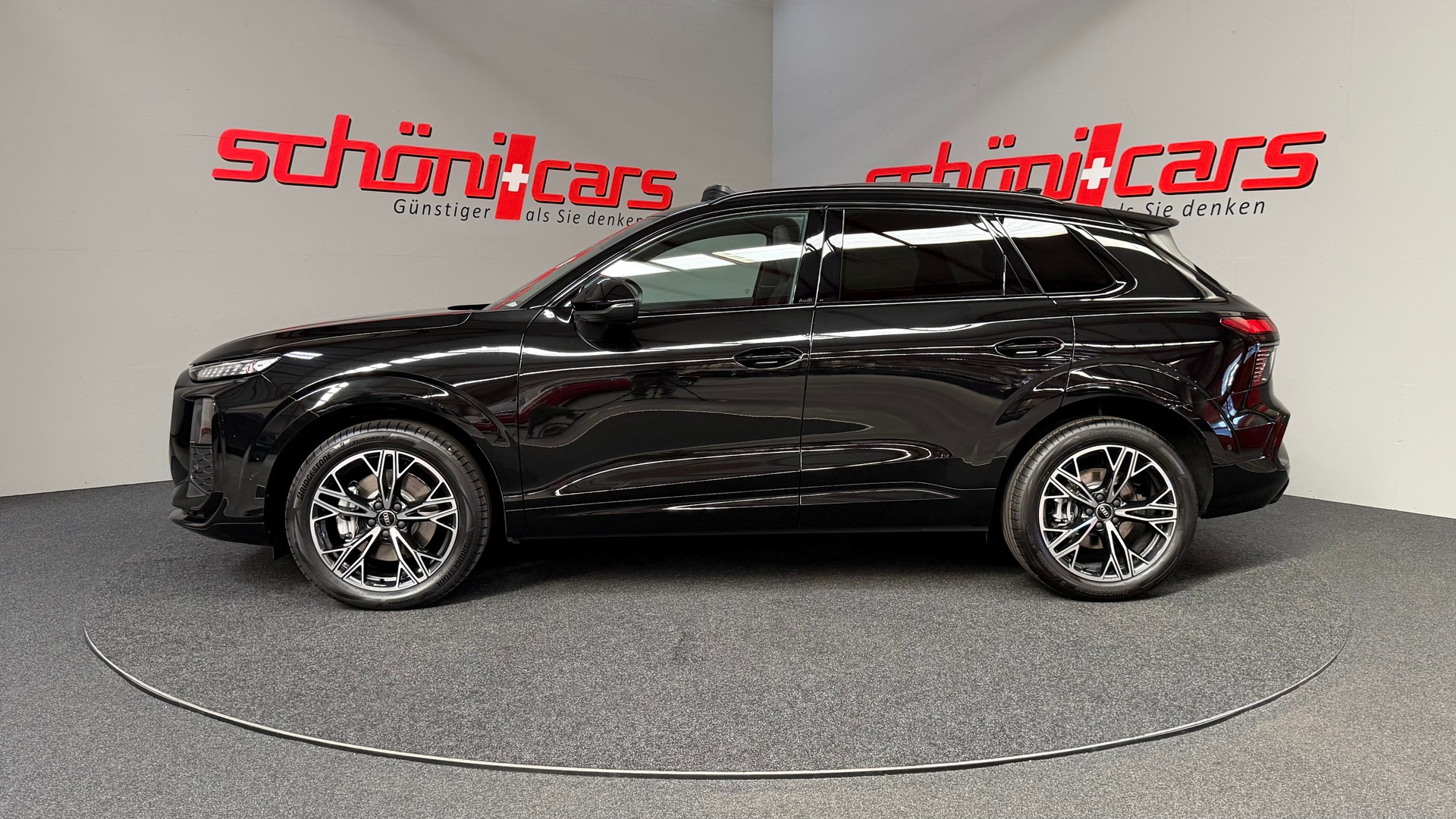 AUDI Q3 SUV TFSI quattro 195 kW S tronic S Line-image-2