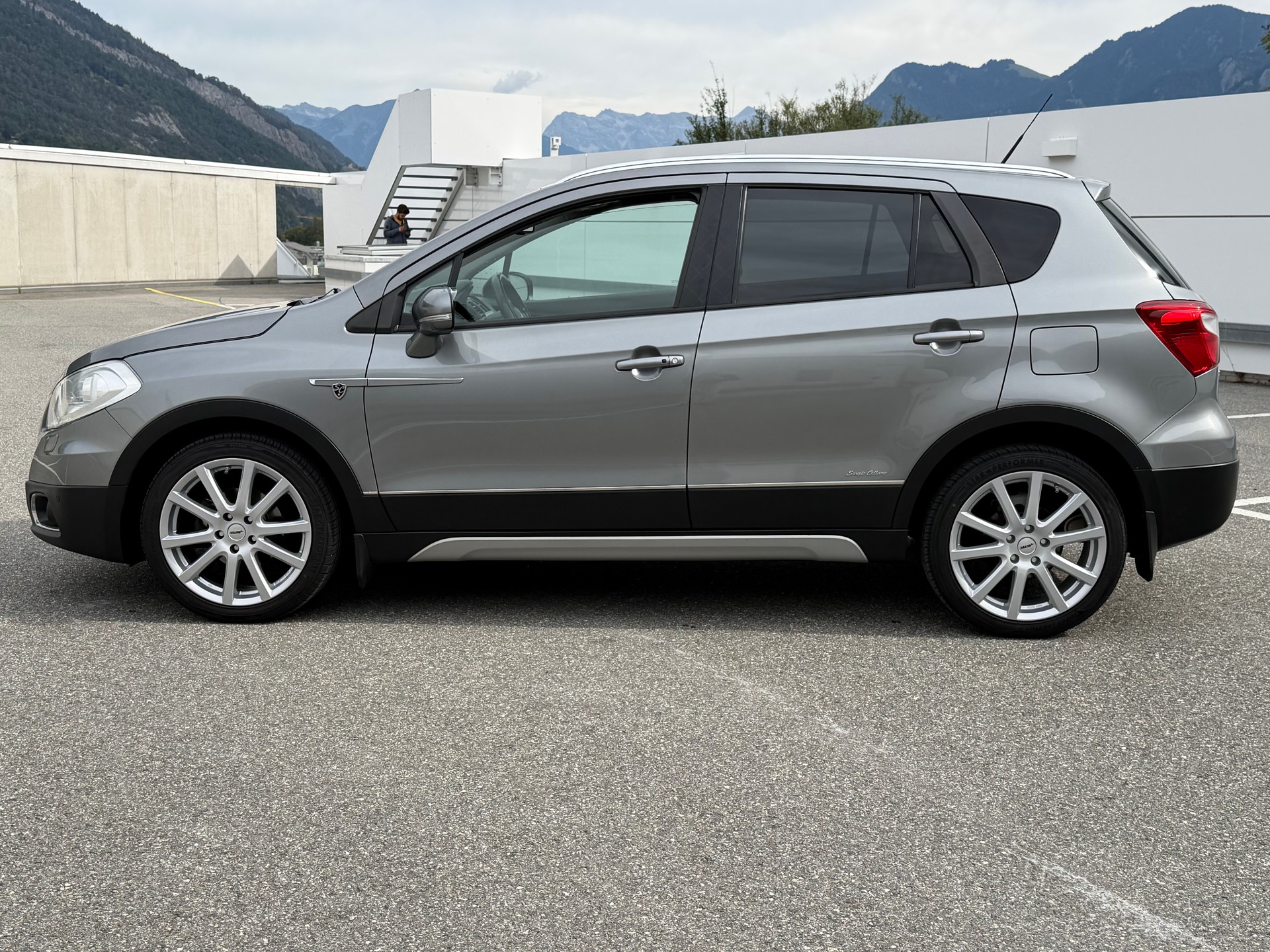 SUZUKI SX4 S-Cross 1.6 16V Sergio Cellano Top 4WD CVT7-showroom-element-2