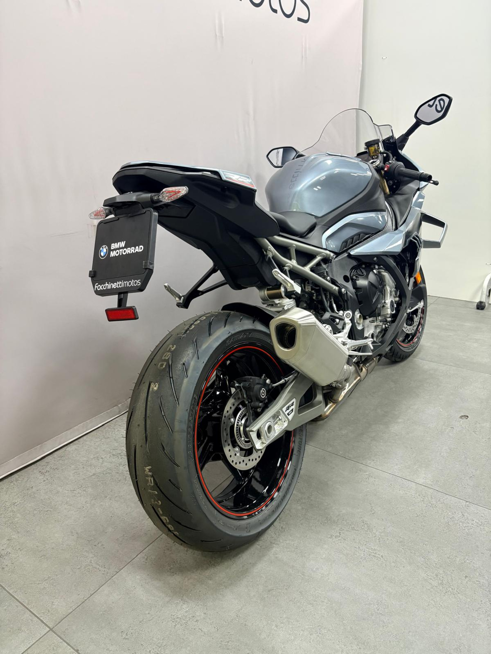 BMW S 1000 RR ***leasing 36 mois 3.9 %, 299chf par mois apport 2-image-4