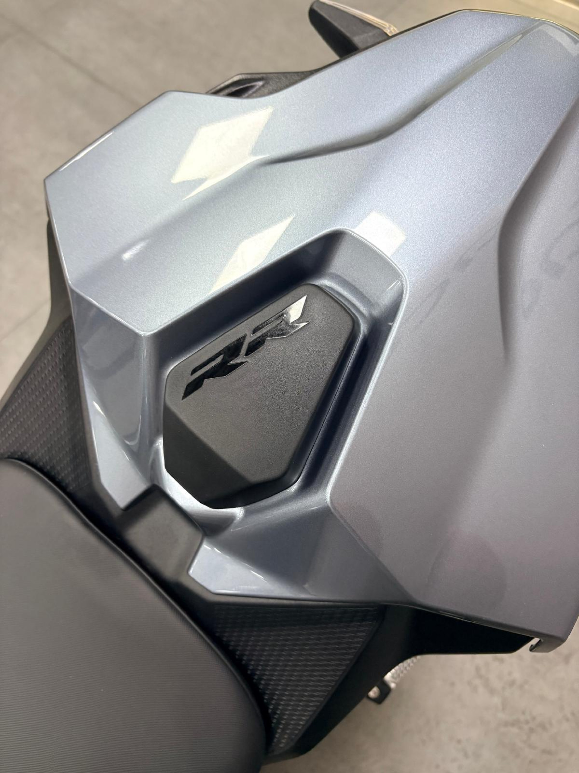 BMW S 1000 RR ***leasing 36 mois 3.9 %, 299chf par mois apport 2-showroom-element-2