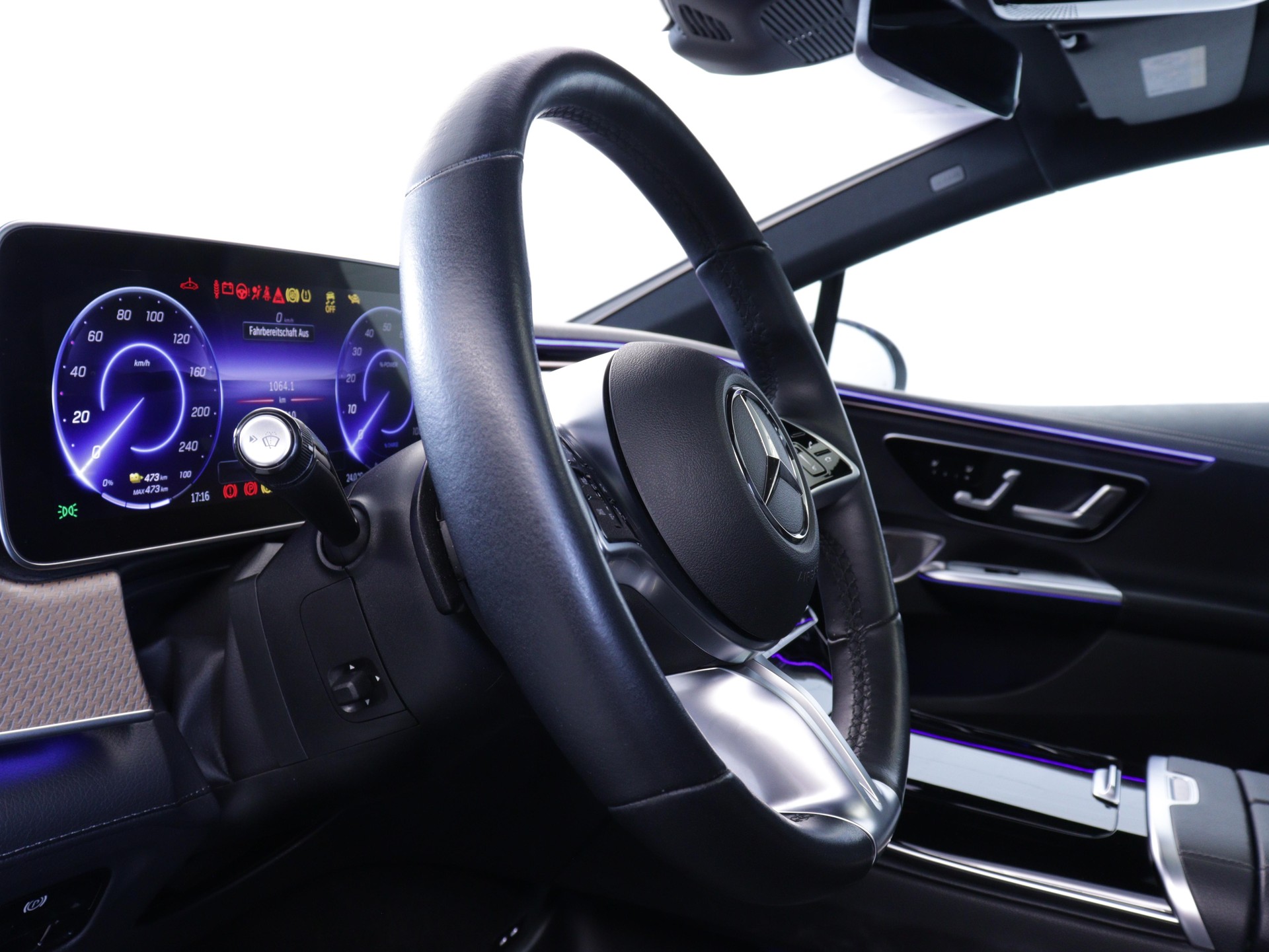 MERCEDES-BENZ EQE 350+ Electric Art Line-image-6