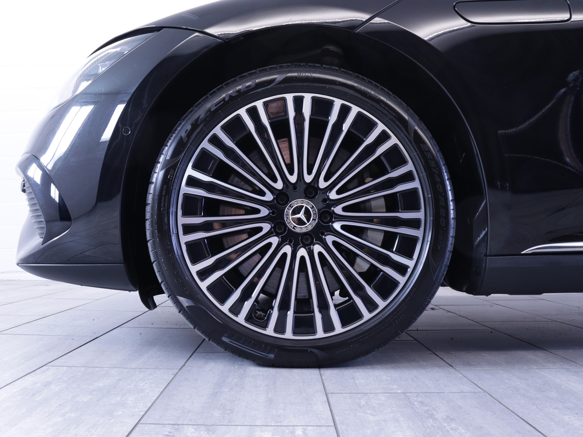 MERCEDES-BENZ EQE 350+ Electric Art Line-image-15