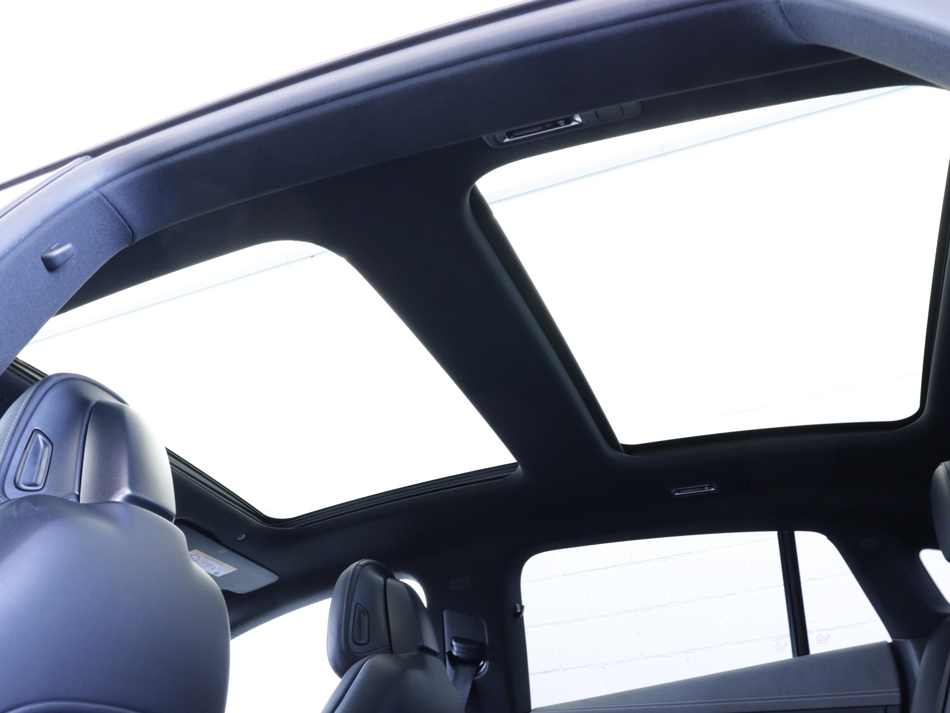 MERCEDES-BENZ EQE 350+ Electric Art Line-image-12