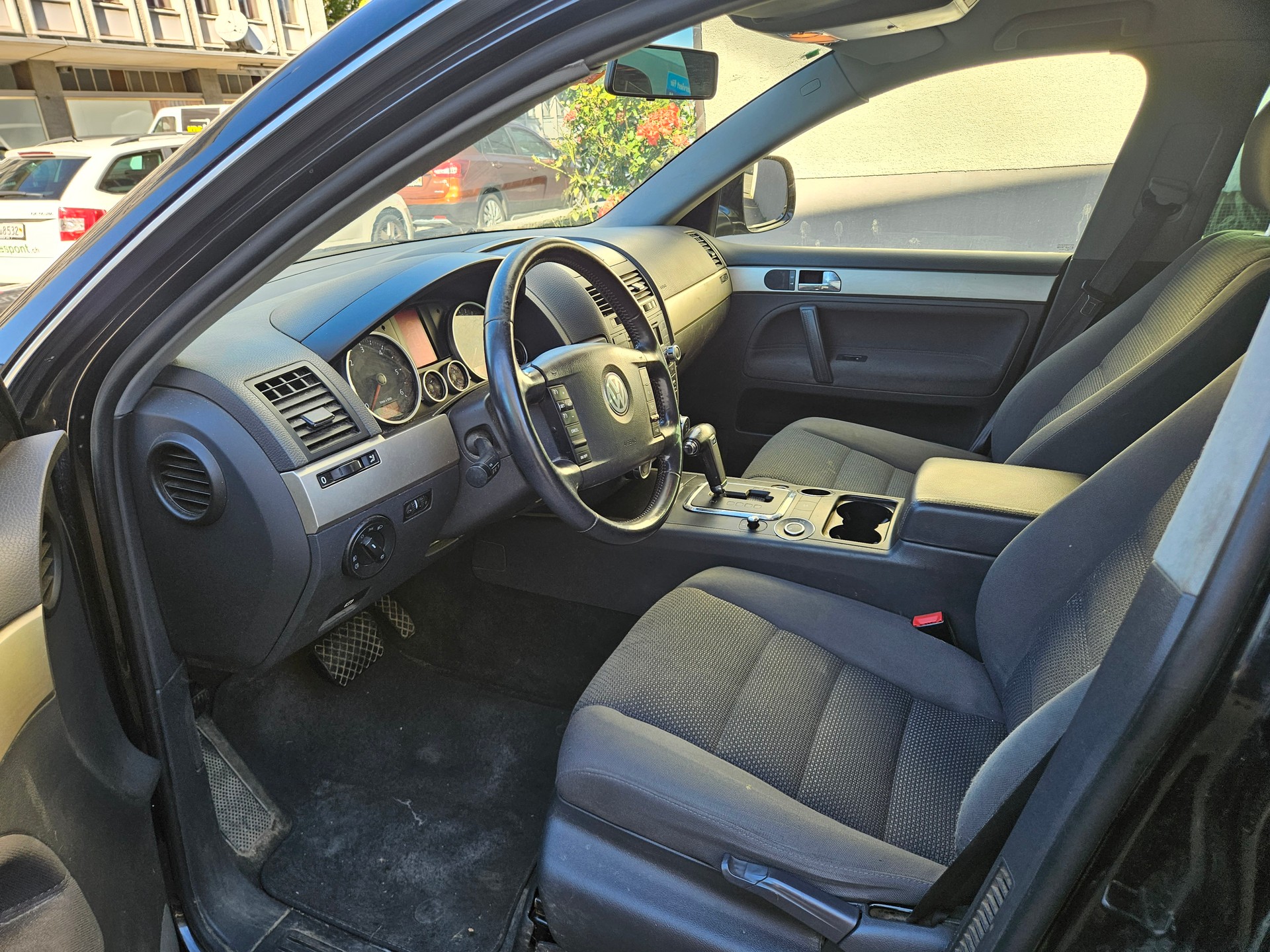 VW Touareg 3.0 TDI Tiptronic-image-8
