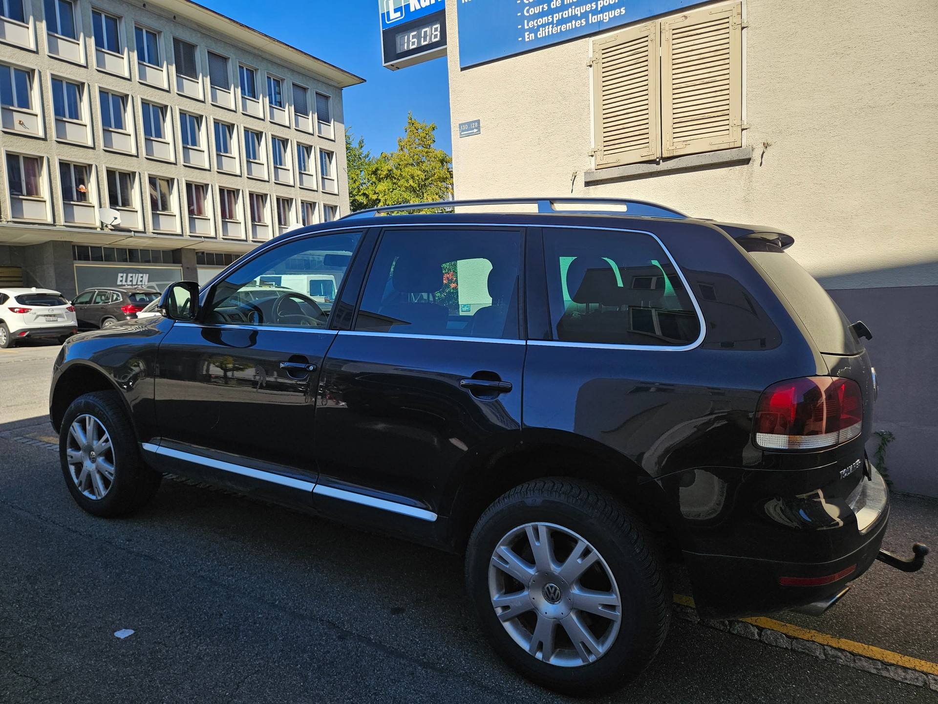 VW Touareg 3.0 TDI Tiptronic-image-6