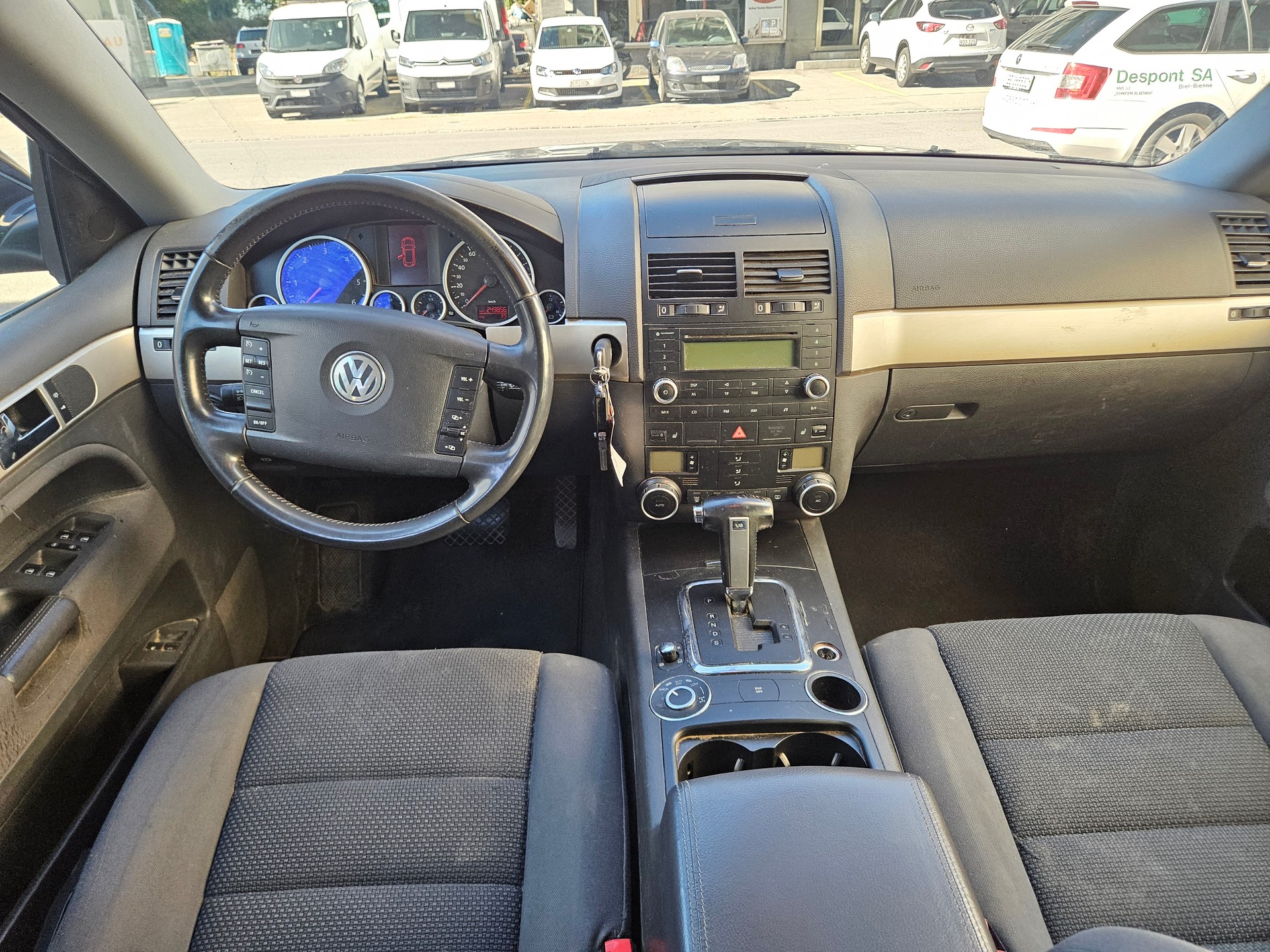 VW Touareg 3.0 TDI Tiptronic-image-7