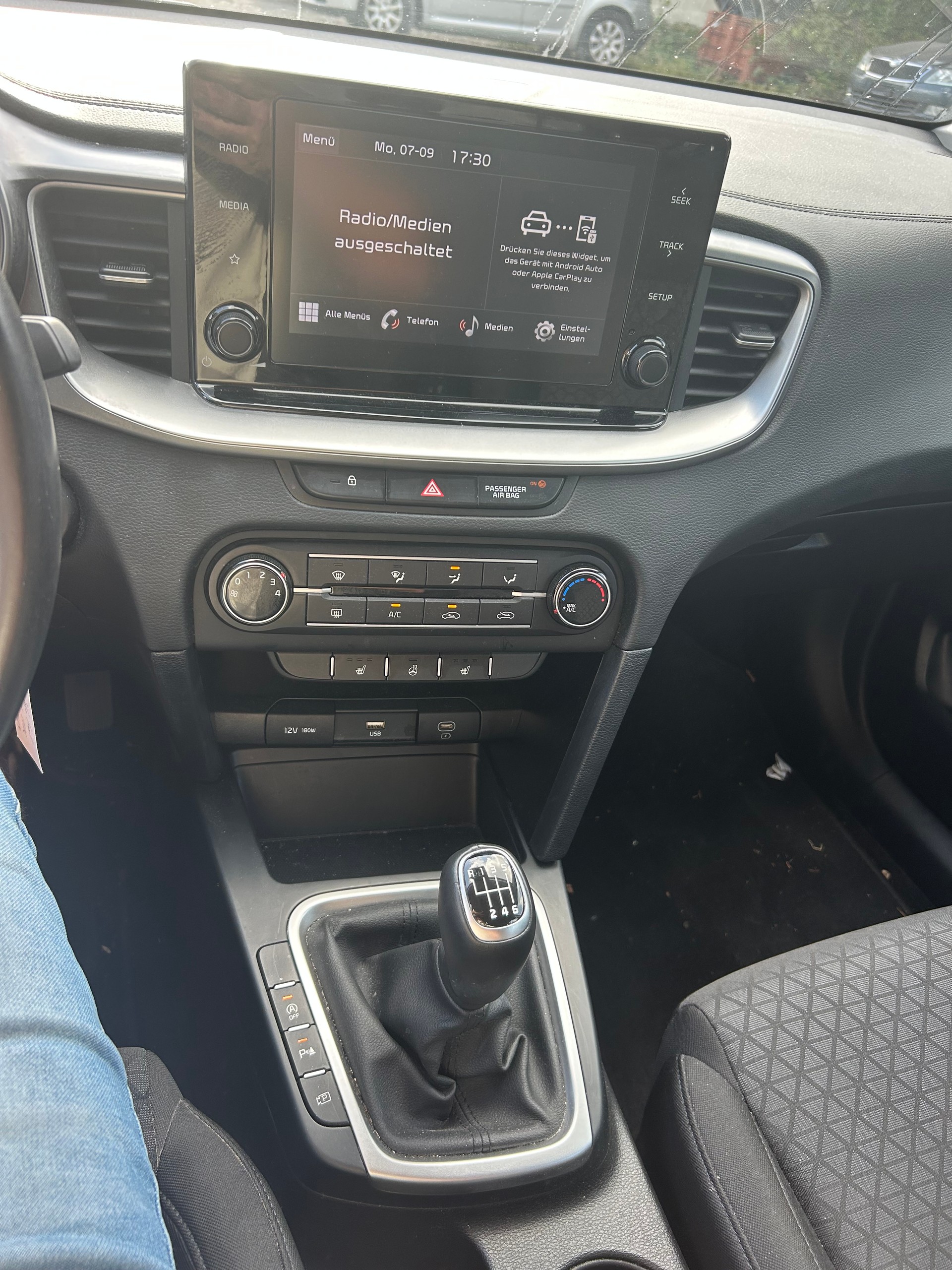 KIA CEED-image-7