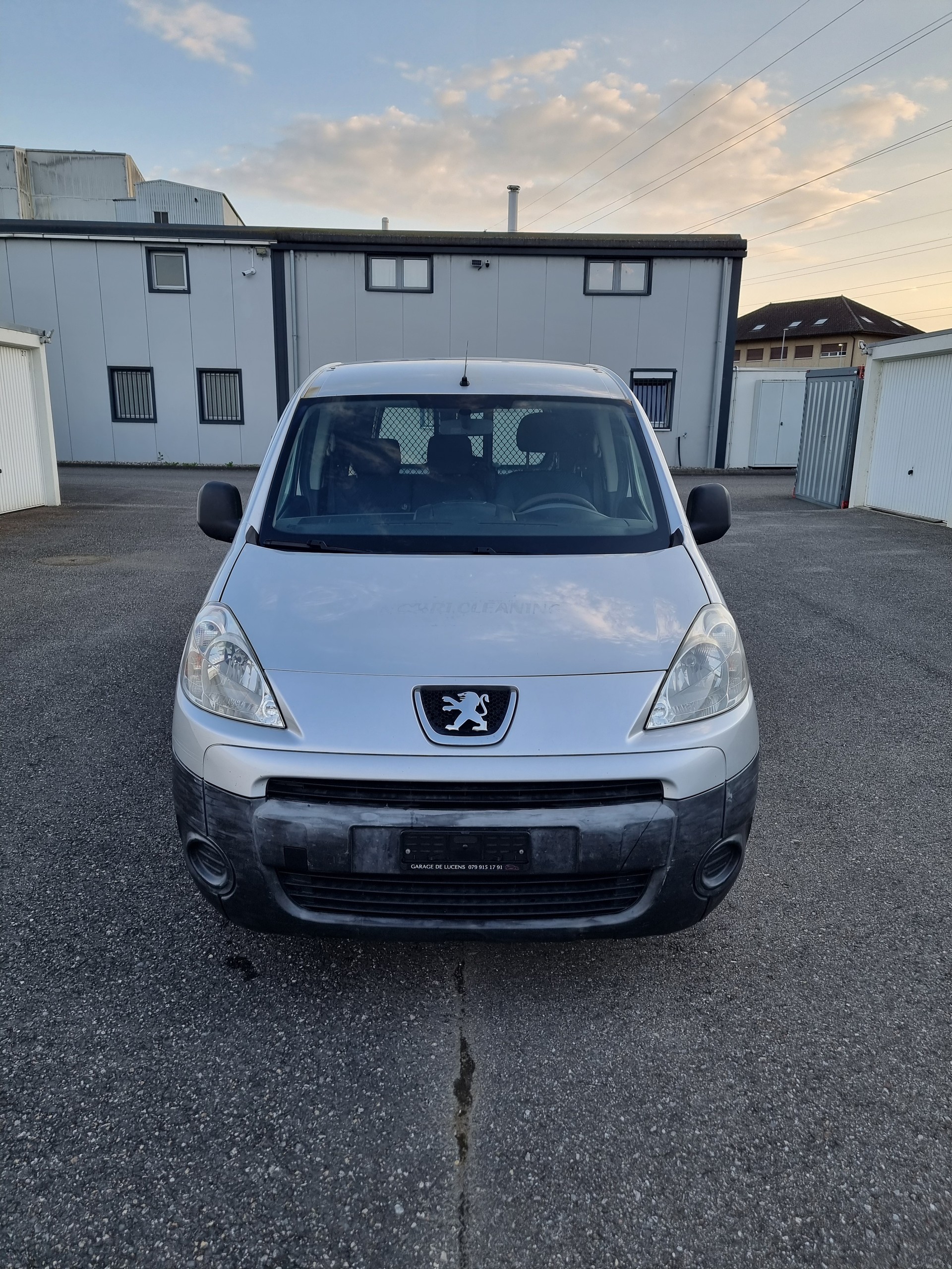 PEUGEOT Partner 1.6 HDI Urban-image-2